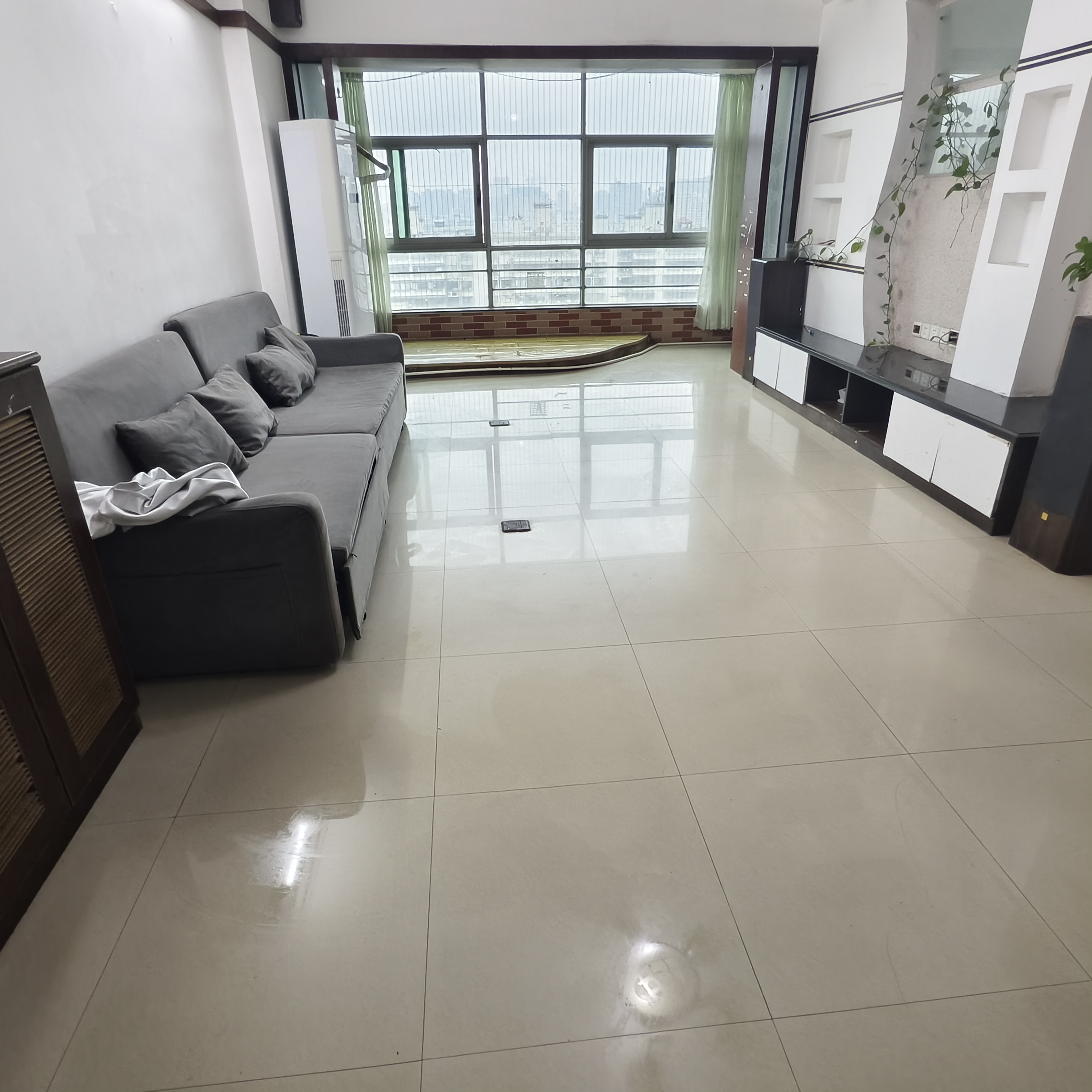 美舍苑  3室2厅2卫    2200.0元/月室内图1