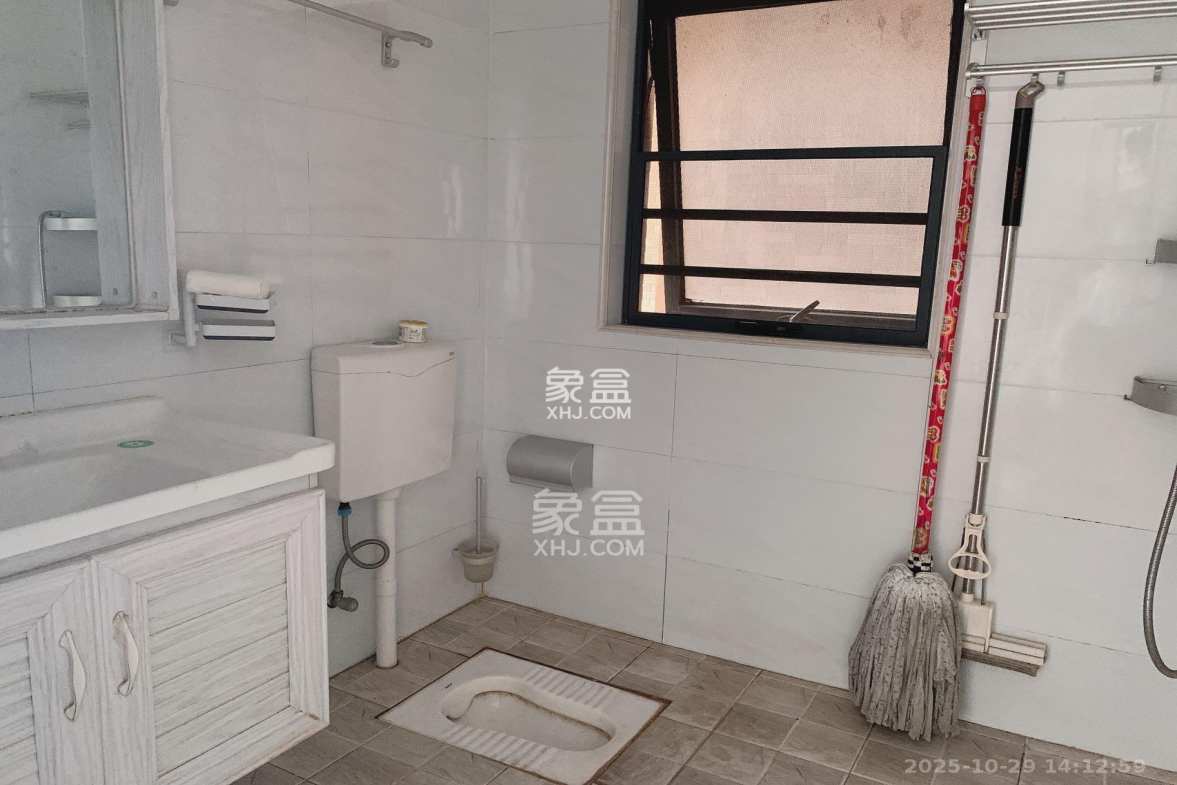 中南红领邦(红星嘉和苑) 1室2厅1卫 2200.0元/月 中南红领邦(红星嘉和苑) 1室2厅1卫 2200.0元/月室内图