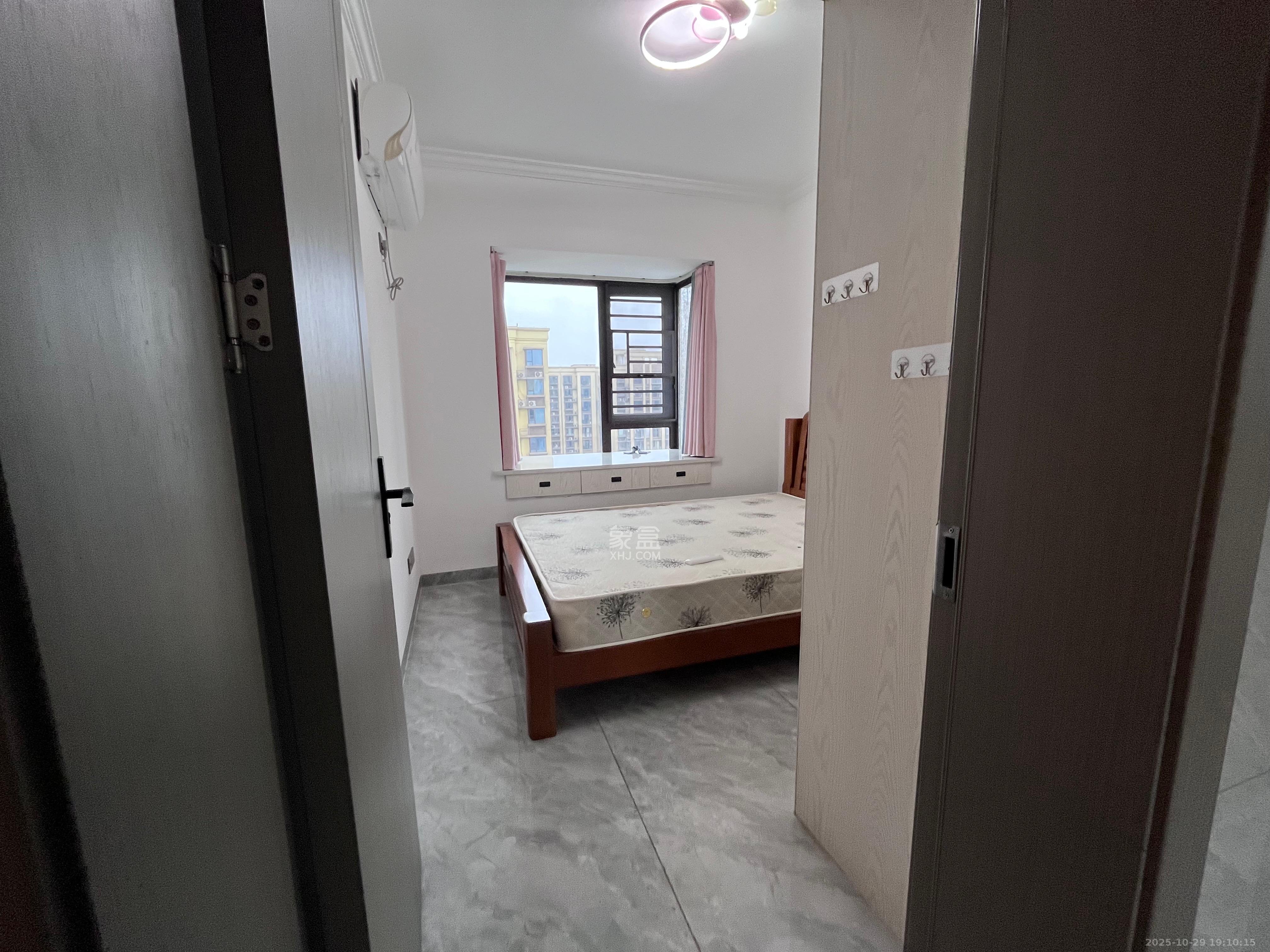 和润园三期  3室2厅1卫    2600.0元/月室内图