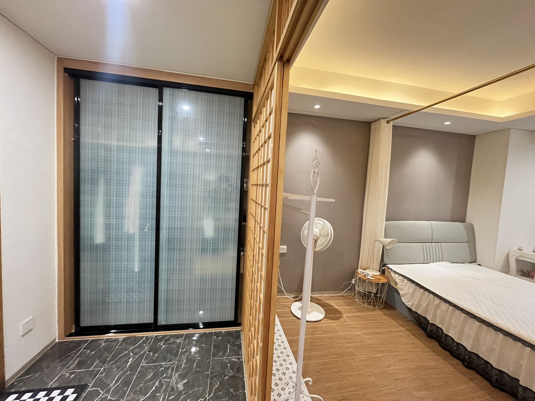 海航豪庭南苑  1室1厅1卫    2800.0元/月室内图