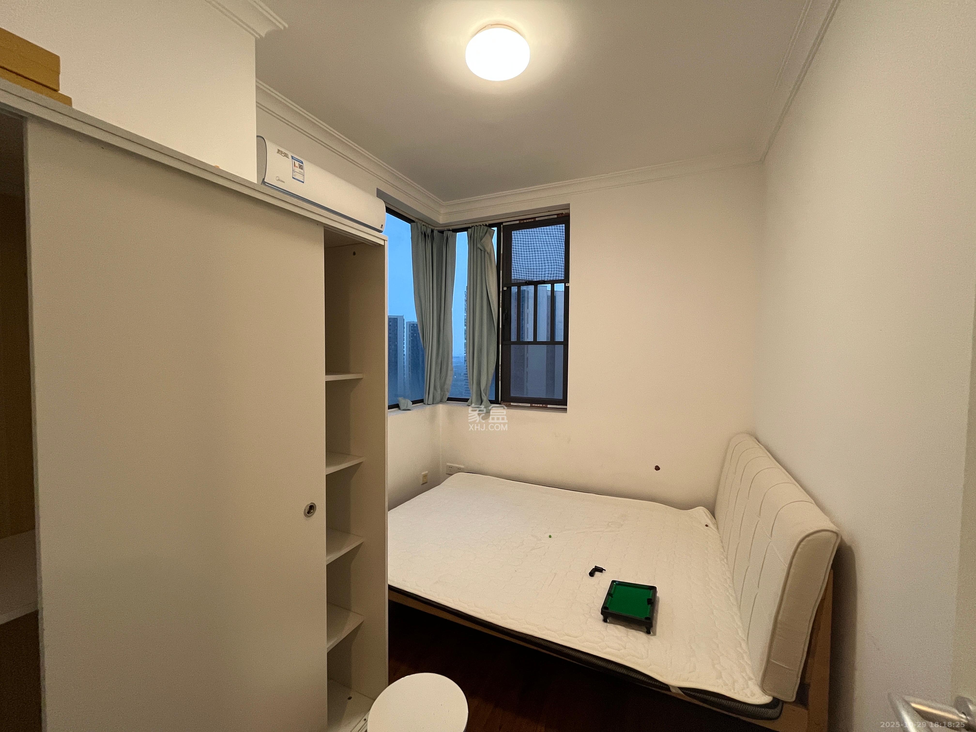 万科魅力之城观澜里 3室2厅1卫 2400.0元/月 万科魅力之城观澜里 3室2厅1卫 2400.0元/月室内图