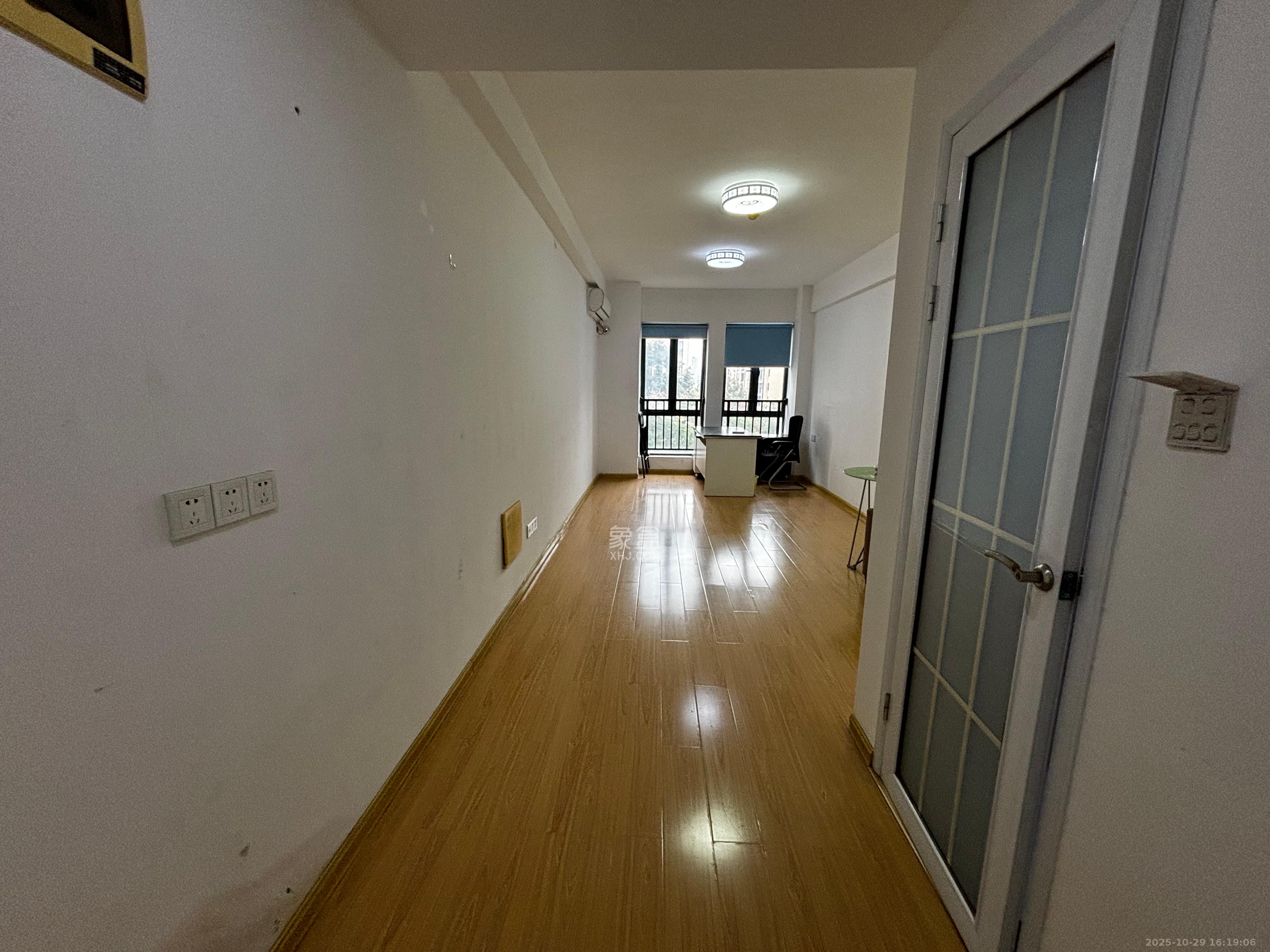 中建芙蓉工社 1室1厅1卫 1000.0元/月 中建芙蓉工社 1室1厅1卫 1000.0元/月室内图