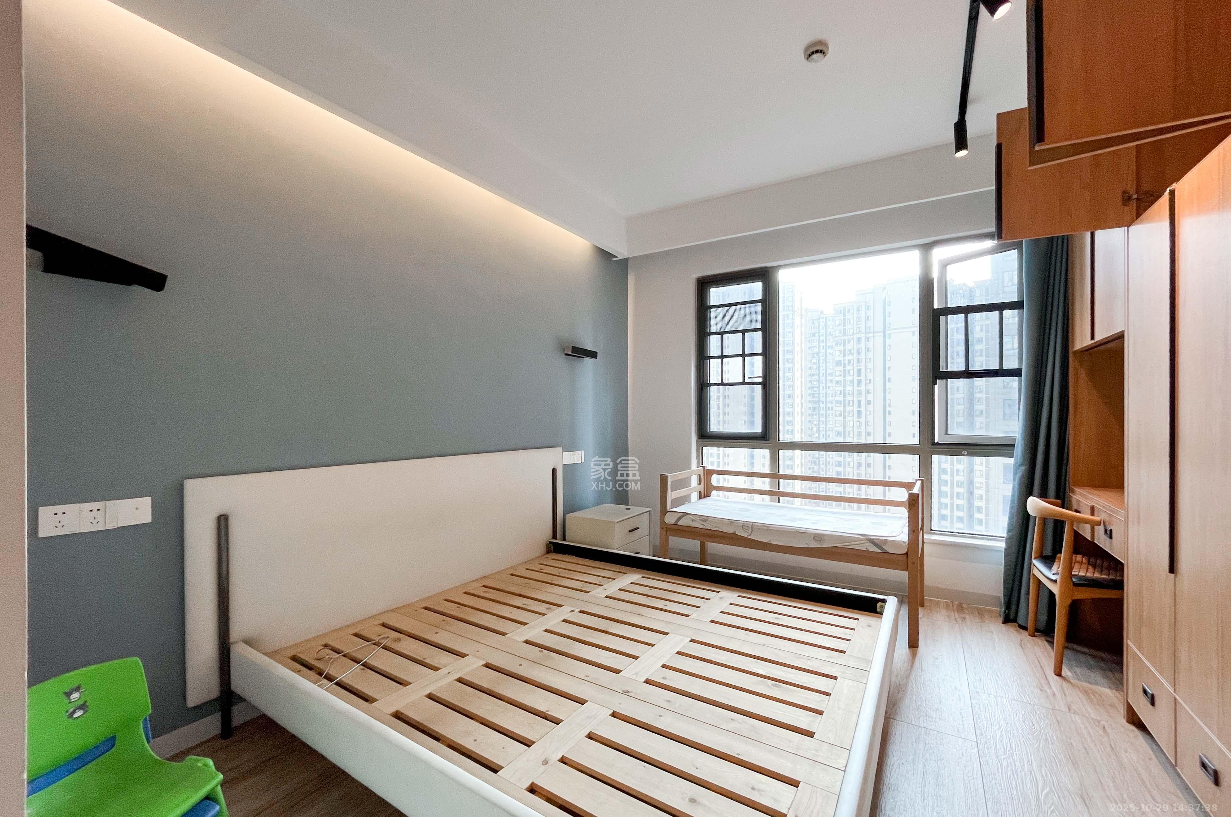 梅溪湖金茂湾  4室2厅2卫    168.0万其他