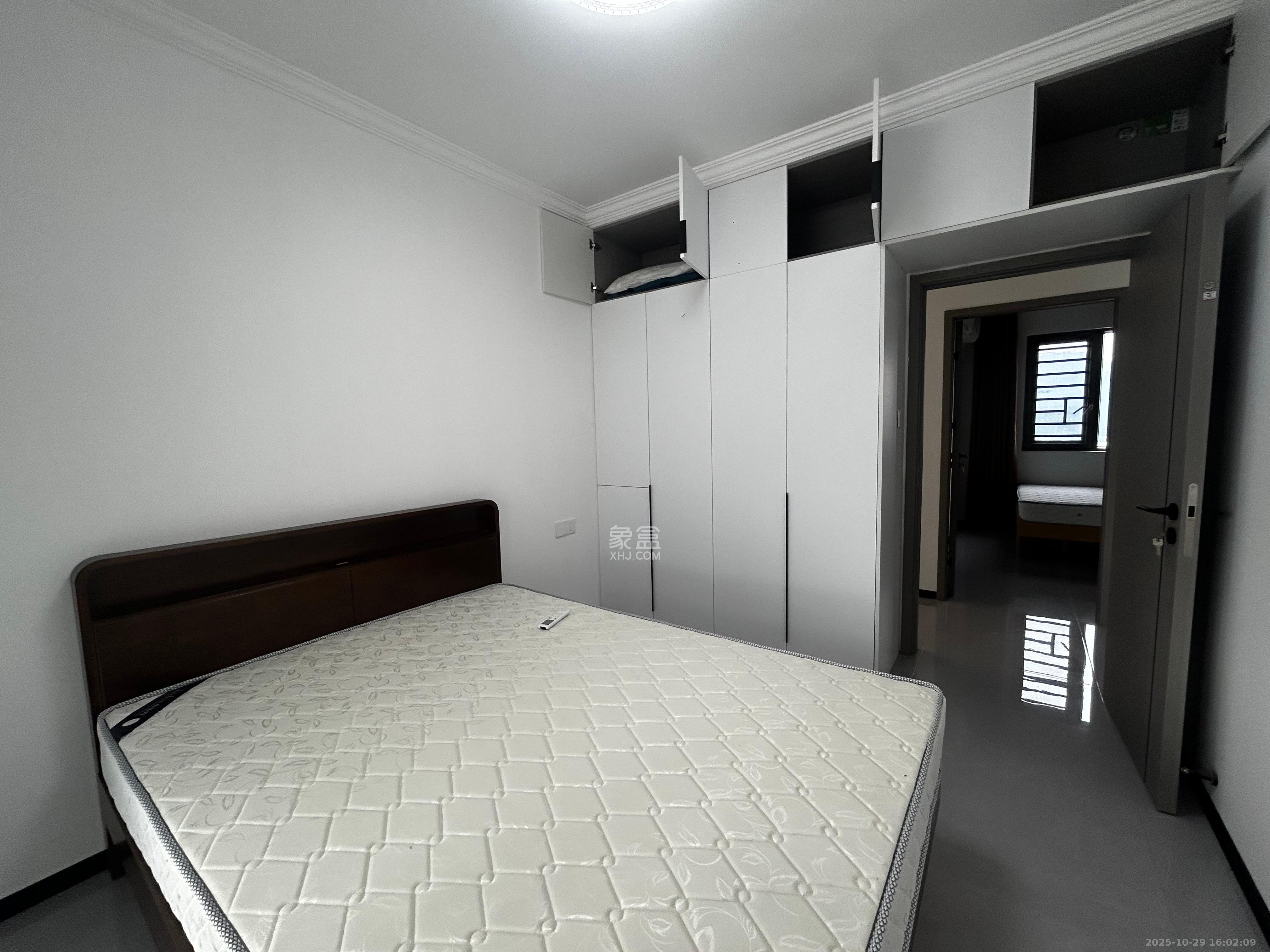 汉唐世家一期  3室2厅2卫    2600.0元/月 汉唐世家一期  3室2厅2卫    2600.0元/月室内图