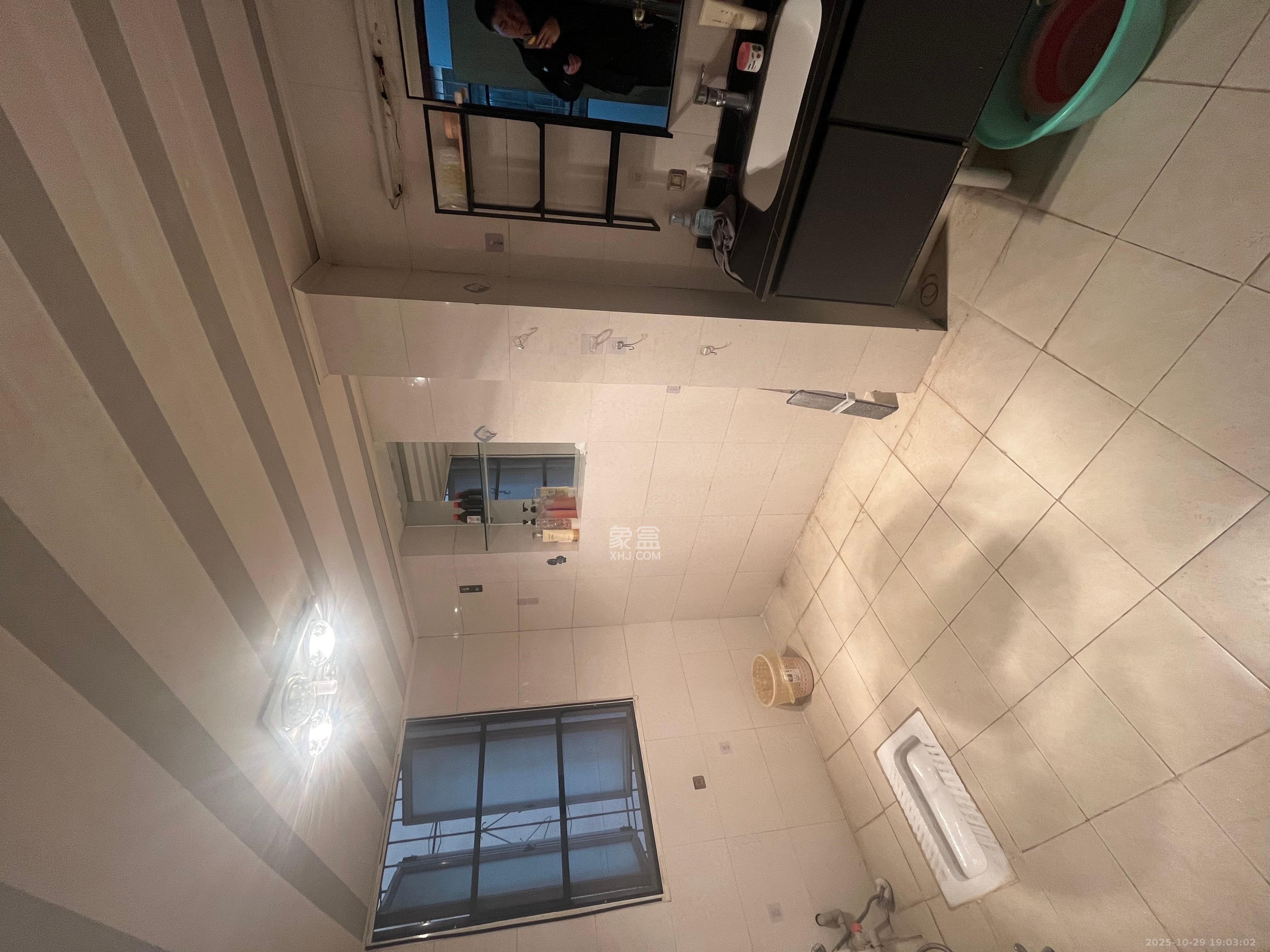 学宫公寓  3室1厅1卫    2500.0元/月室内图