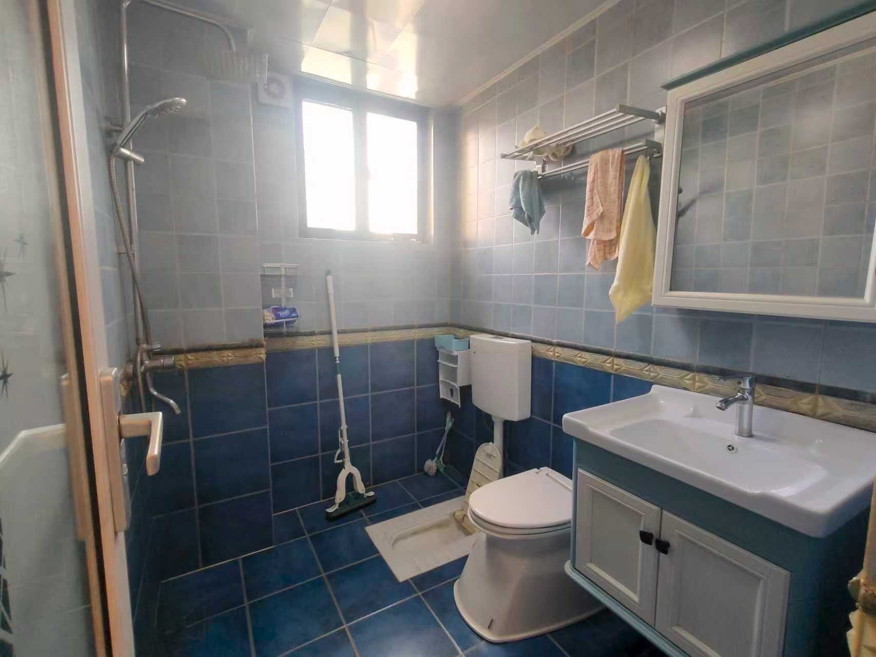 怡和湖城大境 2室2厅1卫 3400.0元/月 怡和湖城大境 2室2厅1卫 3400.0元/月室内图