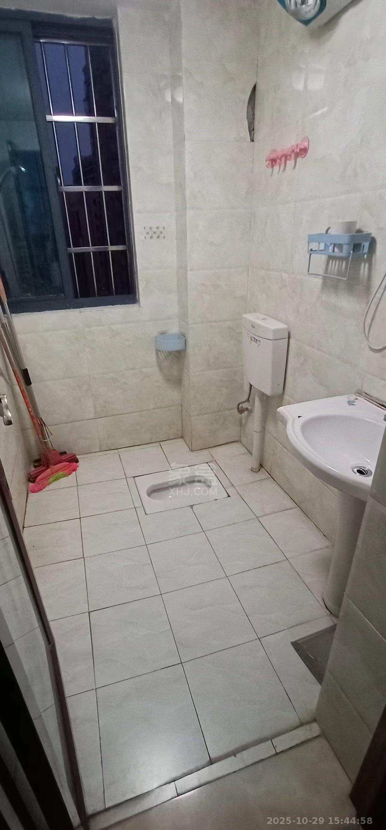 百江花园 3室2厅2卫 1200.0元/月 百江花园 3室2厅2卫 1200.0元/月室内图