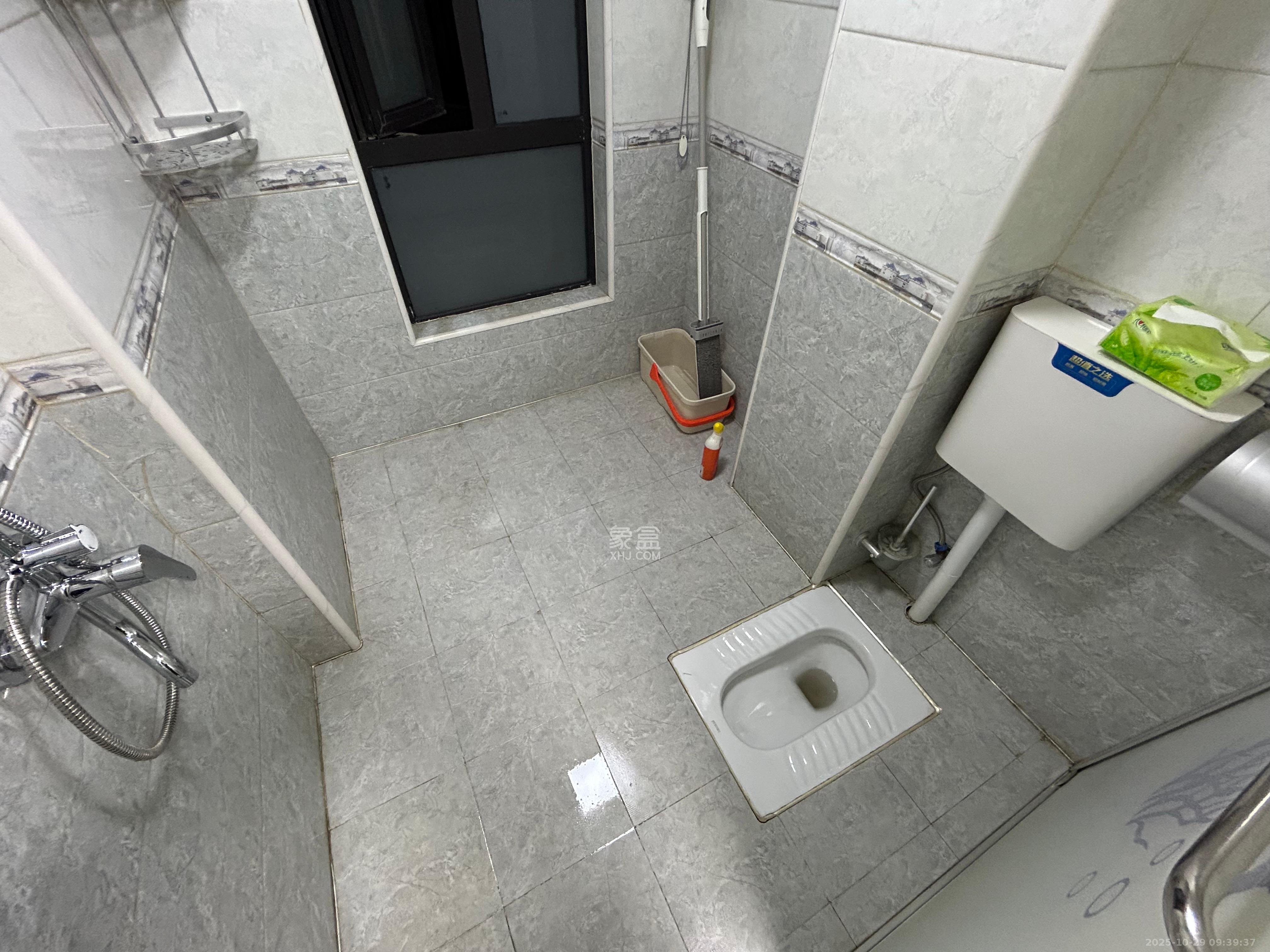 达美D6区  2室1厅1卫    2800.0元/月室内图