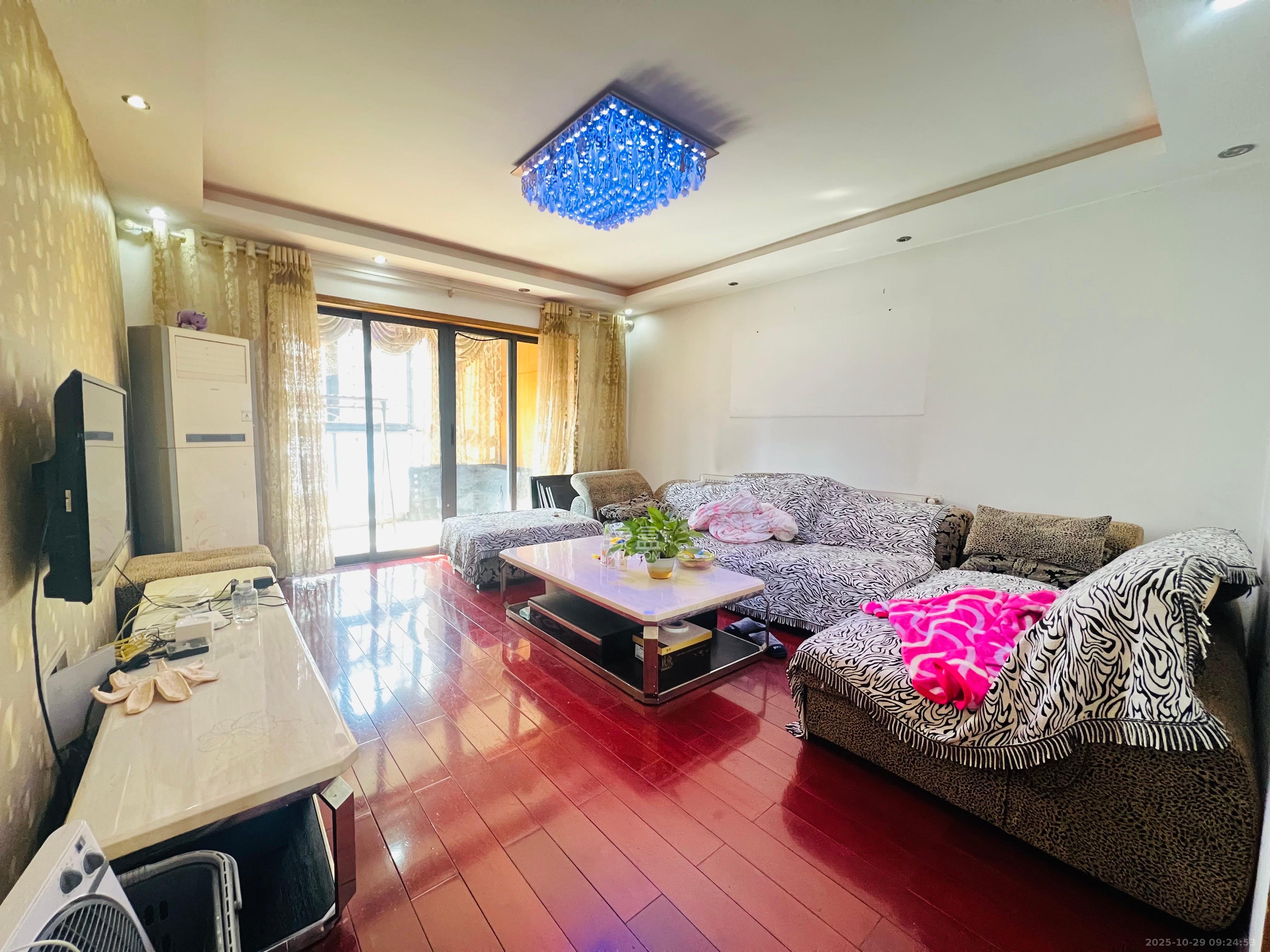 西子花苑 3室2厅2卫 3000.0元/月 西子花苑 3室2厅2卫 3000.0元/月室内图