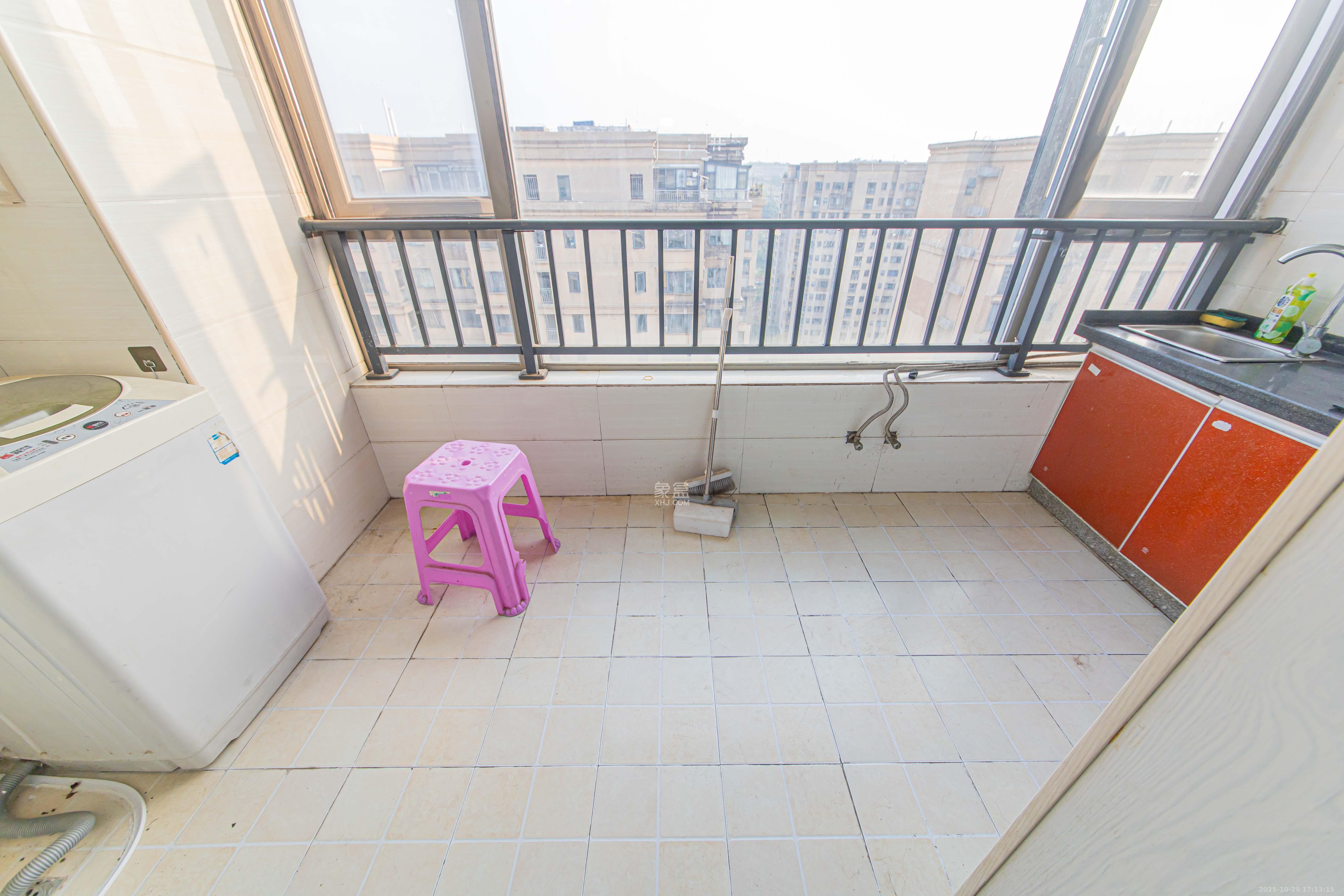 怡海星城  1室1厅1卫    19.0万阳台