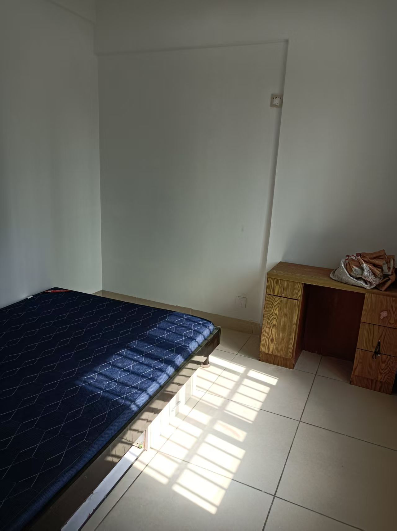 皇家花园 2室1厅1卫 1700.0元/月 皇家花园 2室1厅1卫 1700.0元/月室内图