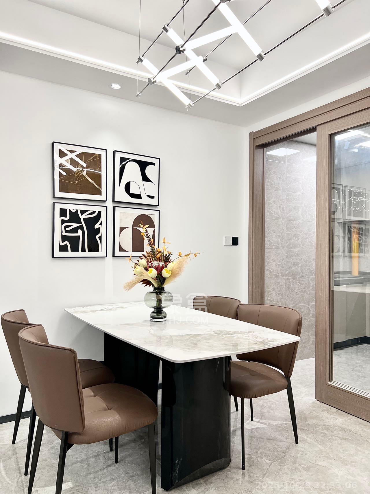 德奥上河城章  3室2厅1卫    4500.0元/月 德奥上河城章  3室2厅1卫    4500.0元/月室内图