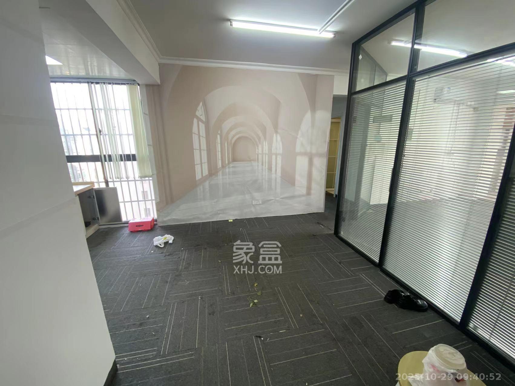 华城广场 3室2厅1卫 2950.0元/月 华城广场 3室2厅1卫 2950.0元/月室内图