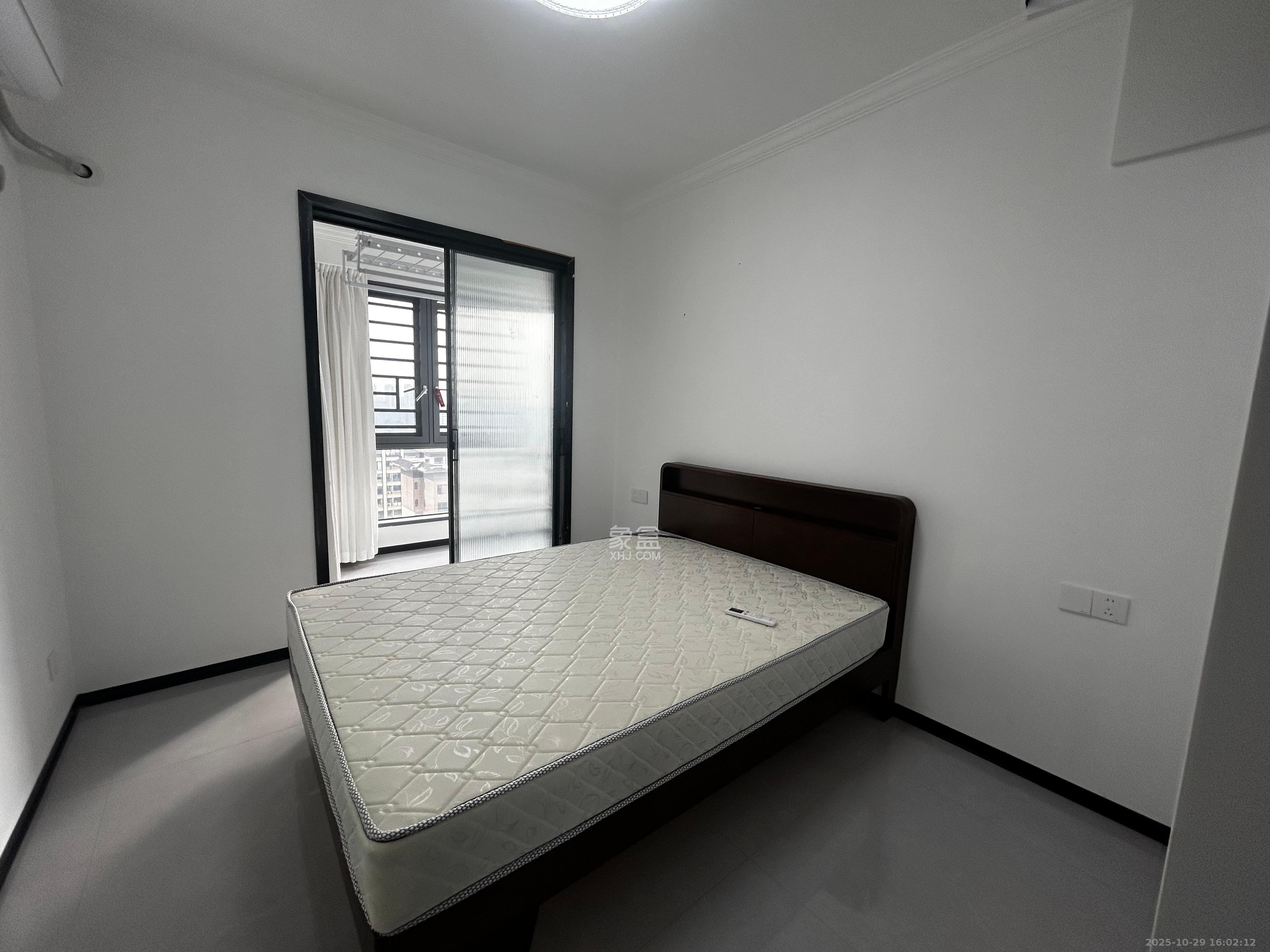 汉唐世家一期  3室2厅2卫    2600.0元/月 汉唐世家一期  3室2厅2卫    2600.0元/月室内图