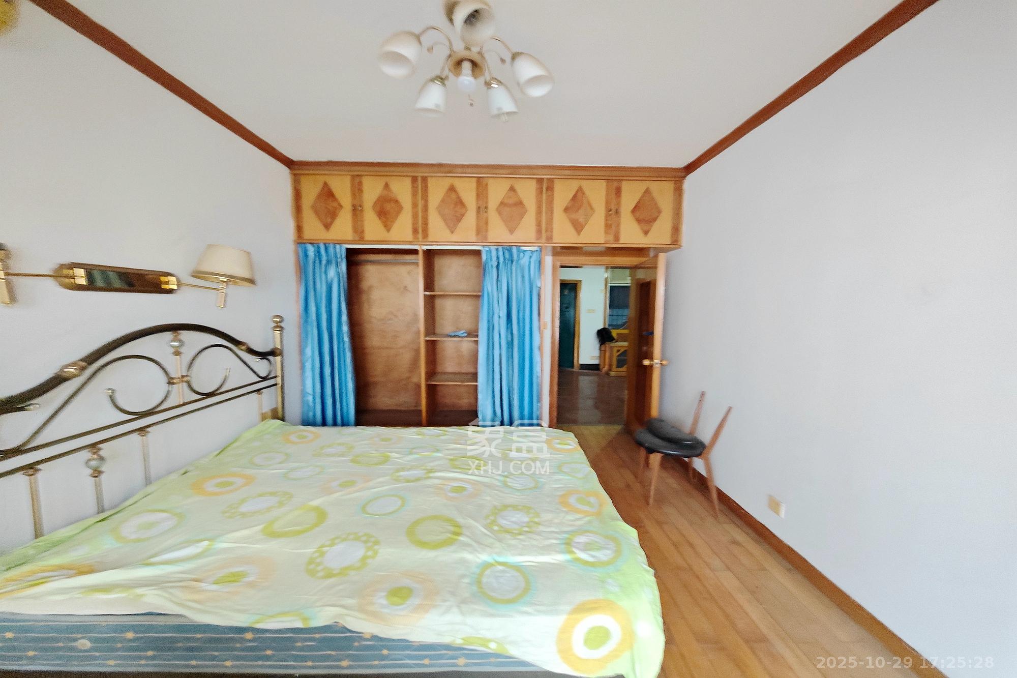 四达花苑 2室1厅1卫 39.8万 四达花苑 2室1厅1卫 39.8万卧室