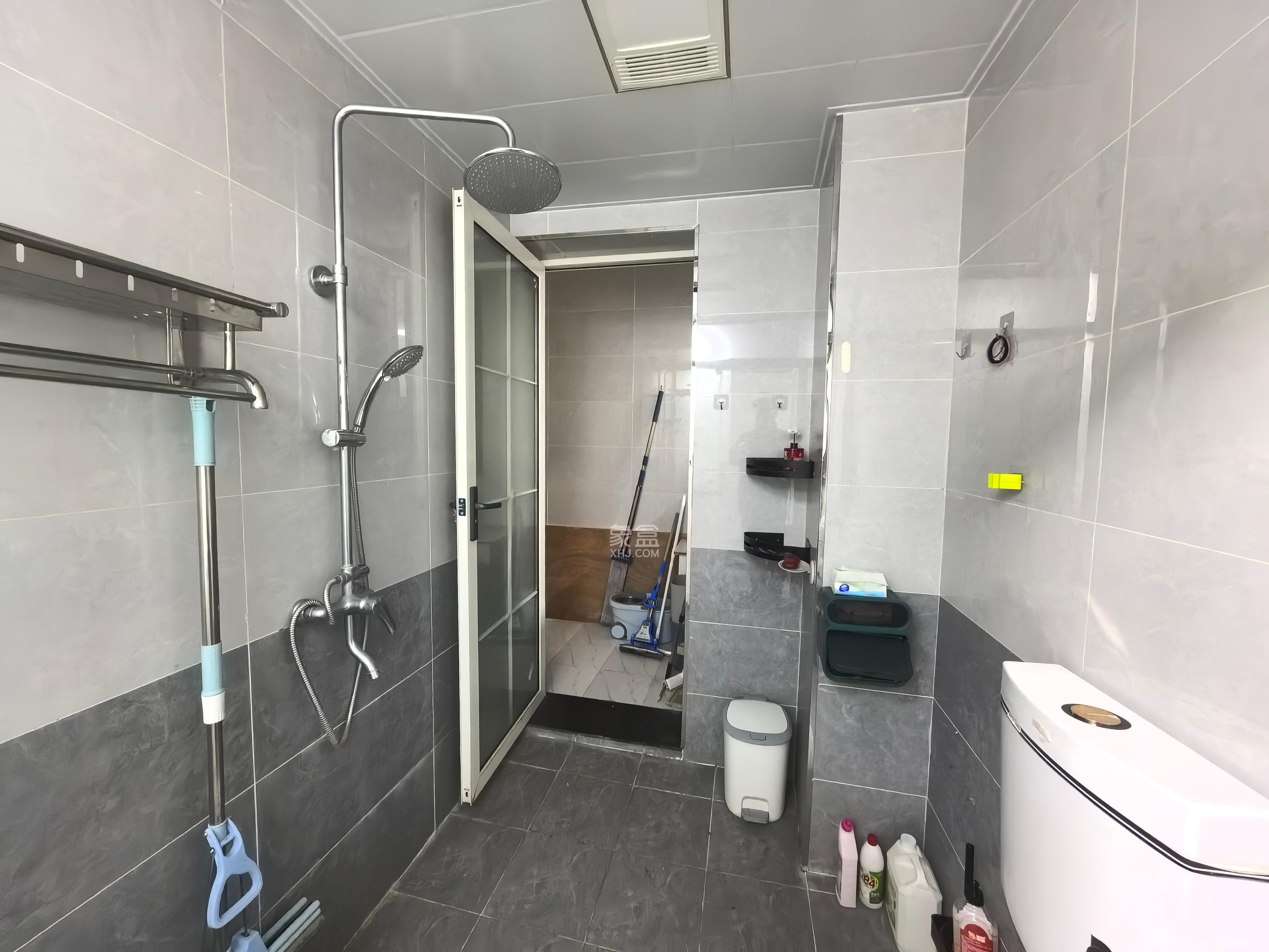 君合天玺  3室1厅2卫    3500.0元/月室内图