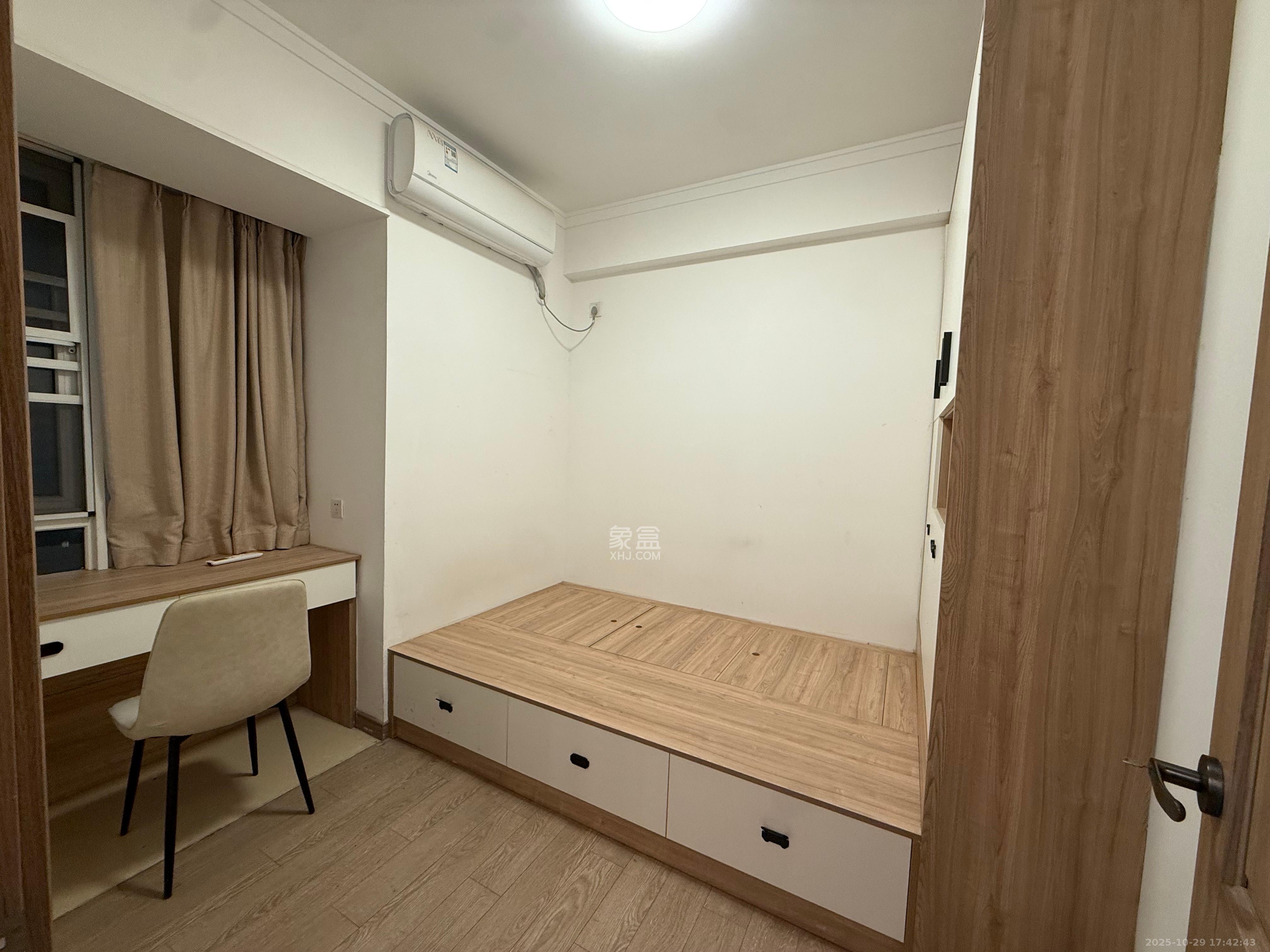 金地铂悦  3室2厅1卫    2200.0元/月室内图