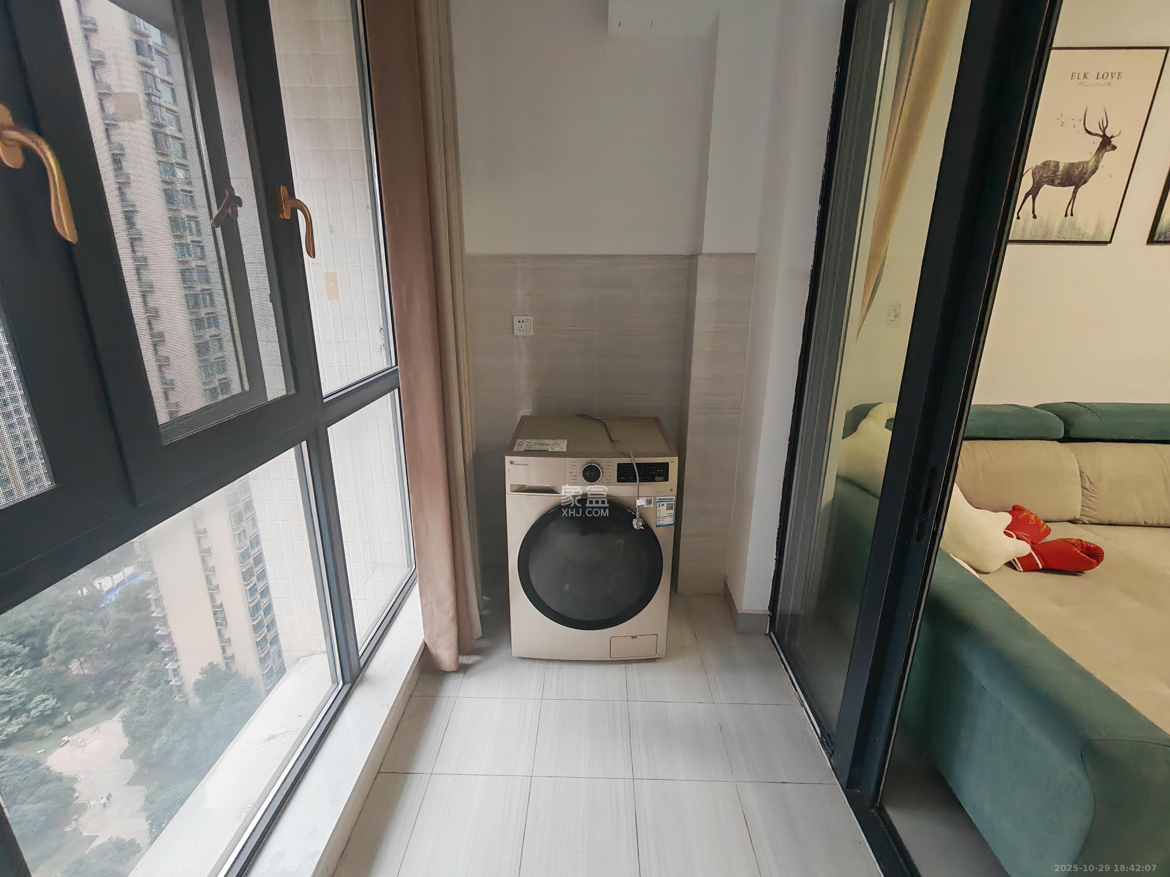 蓝山郡 3室2厅1卫 2200.0元/月 蓝山郡 3室2厅1卫 2200.0元/月室内图