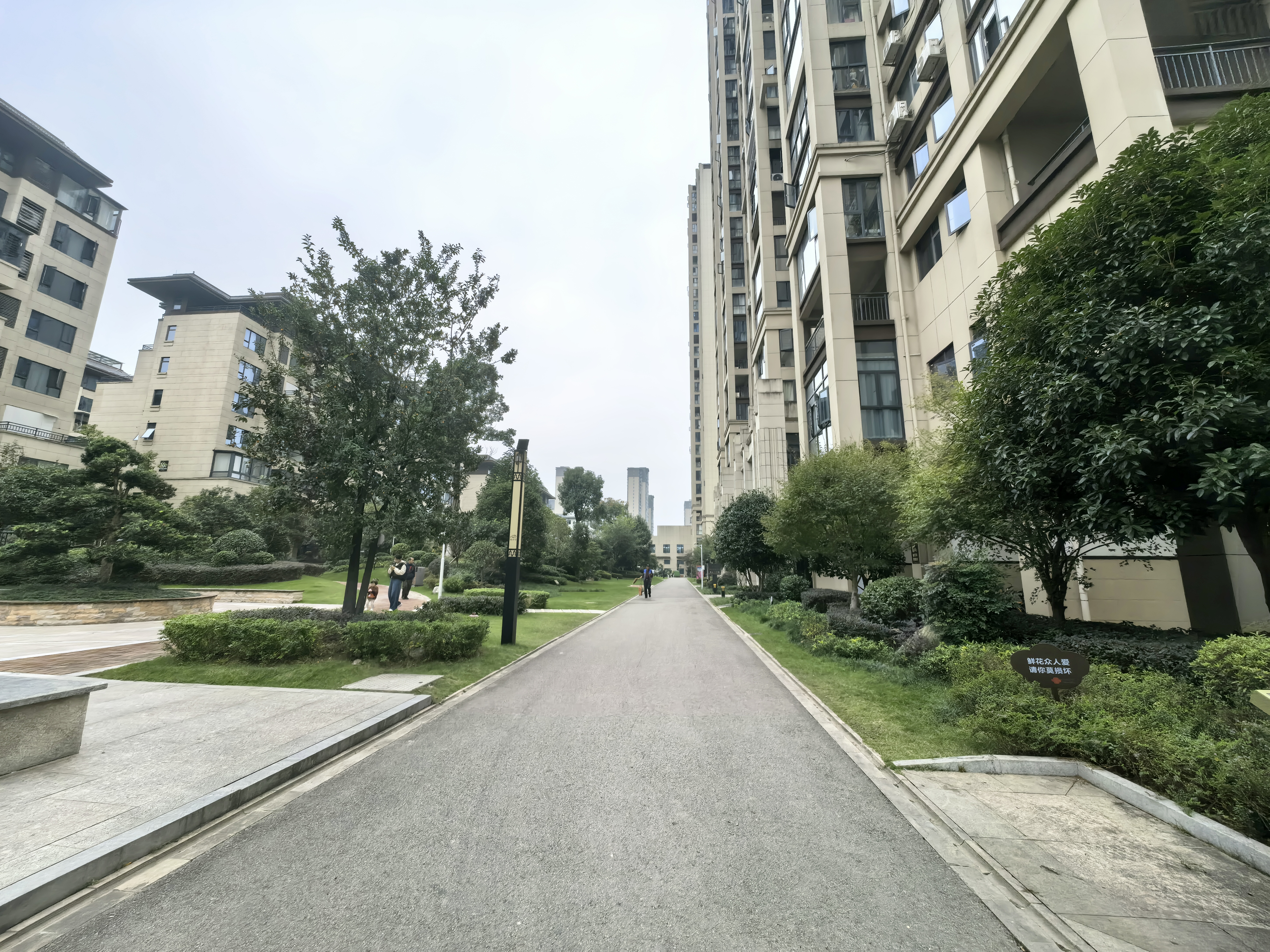 昊天珑璟湾  3室2厅1卫    55.0万客厅