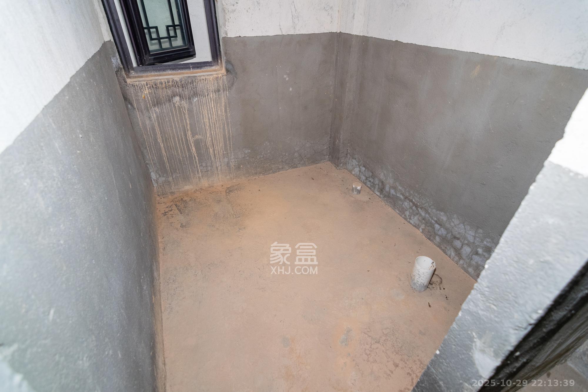 绿城高尔夫小镇  6室3厅4卫    550.0万 绿城高尔夫小镇  6室3厅4卫    550.0万卫生间