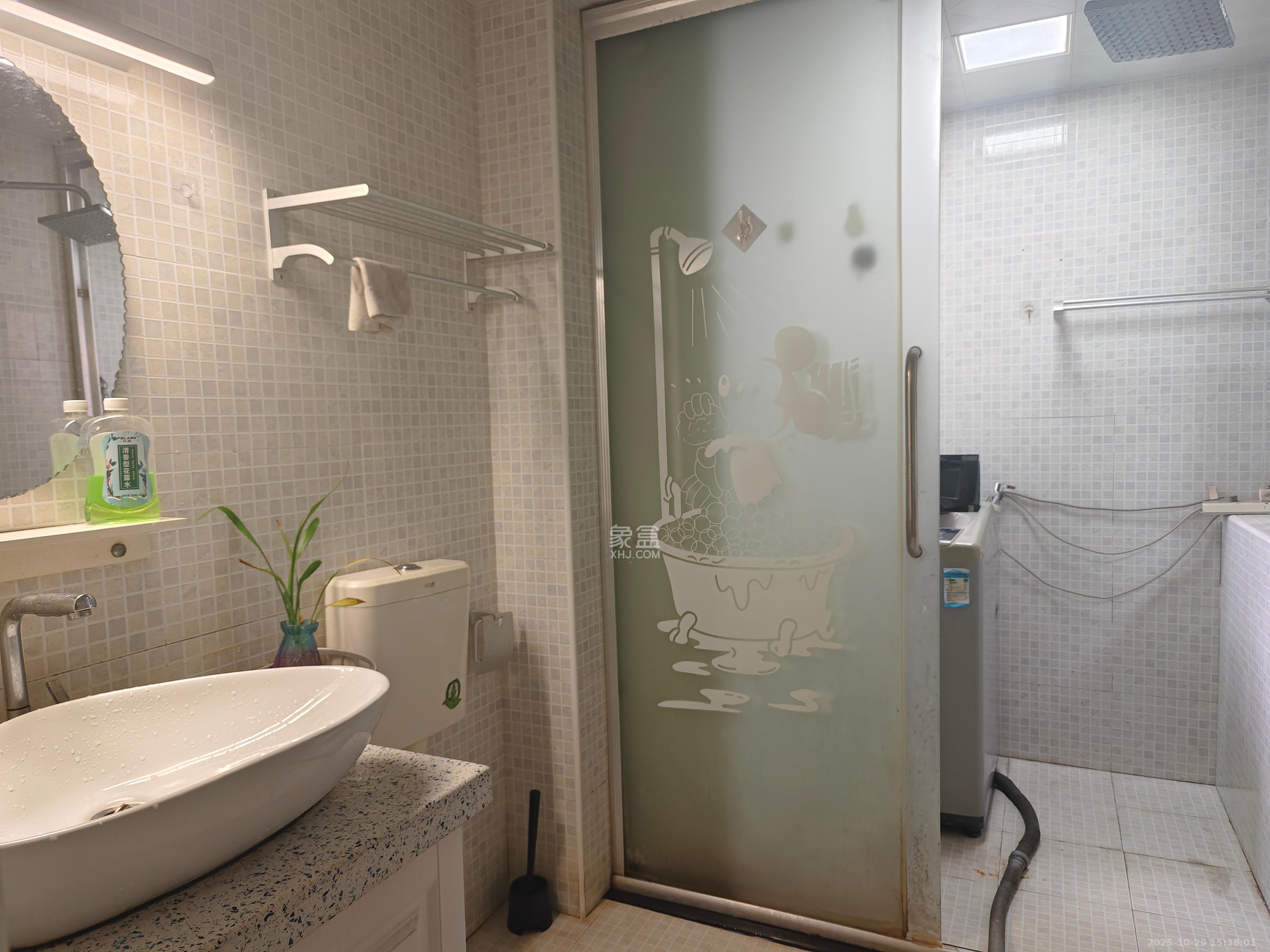 滨江一号(丰泰花园)  2室2厅1卫    2300.0元/月 滨江一号(丰泰花园)  2室2厅1卫    2300.0元/月室内图