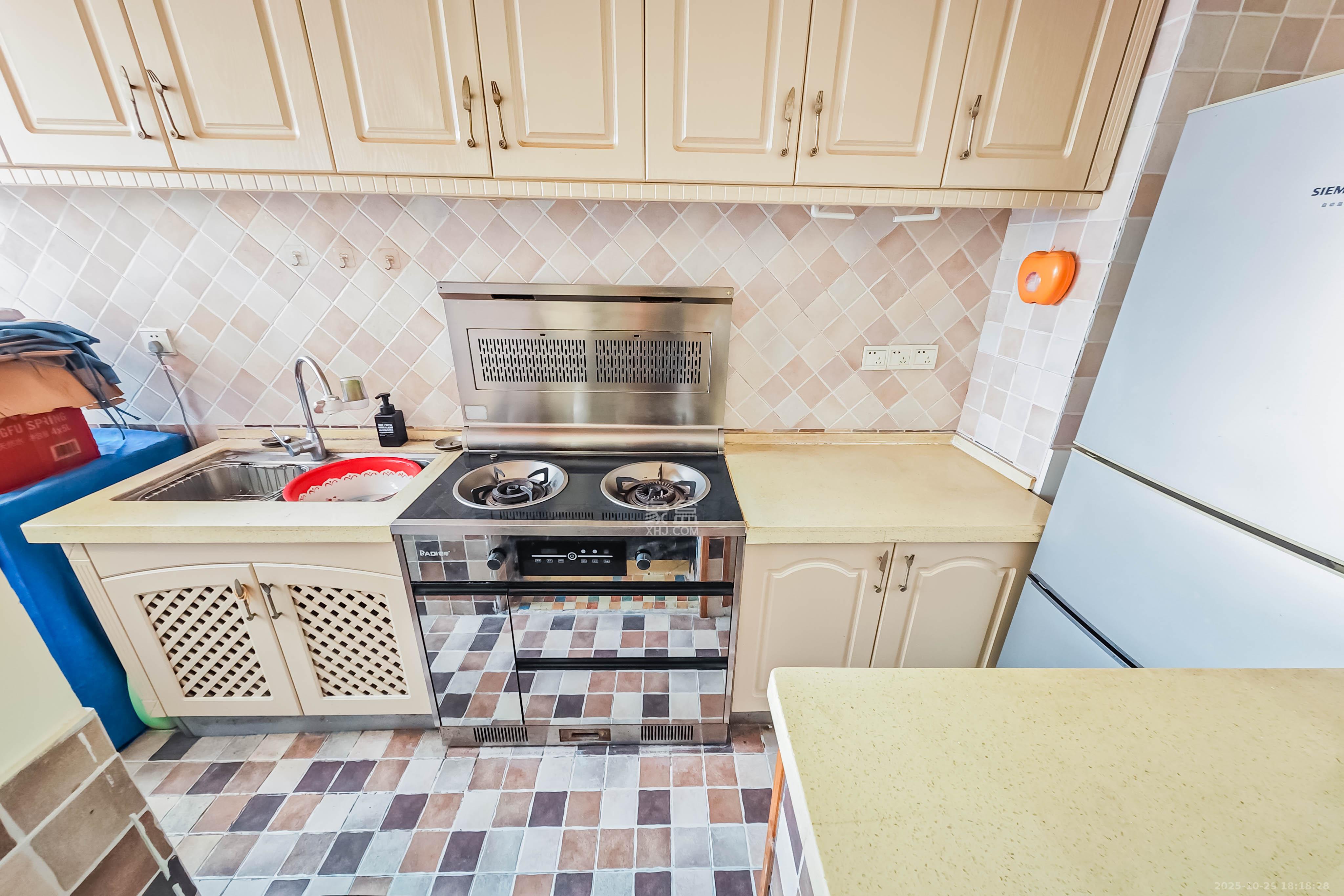 融科东南海  2室1厅1卫    79.0万厨房