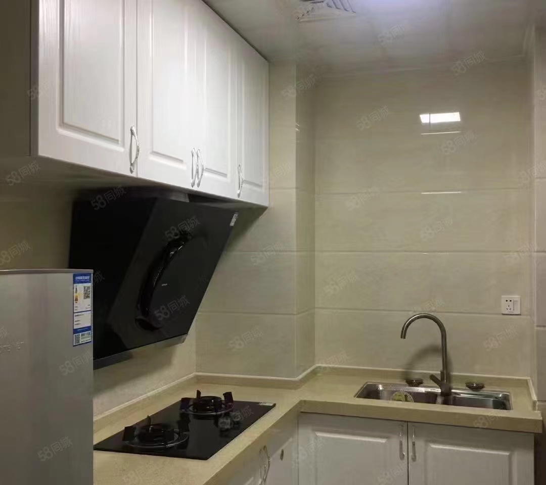 新城吾悦广场  1室1厅1卫    1600.0元/月室内图