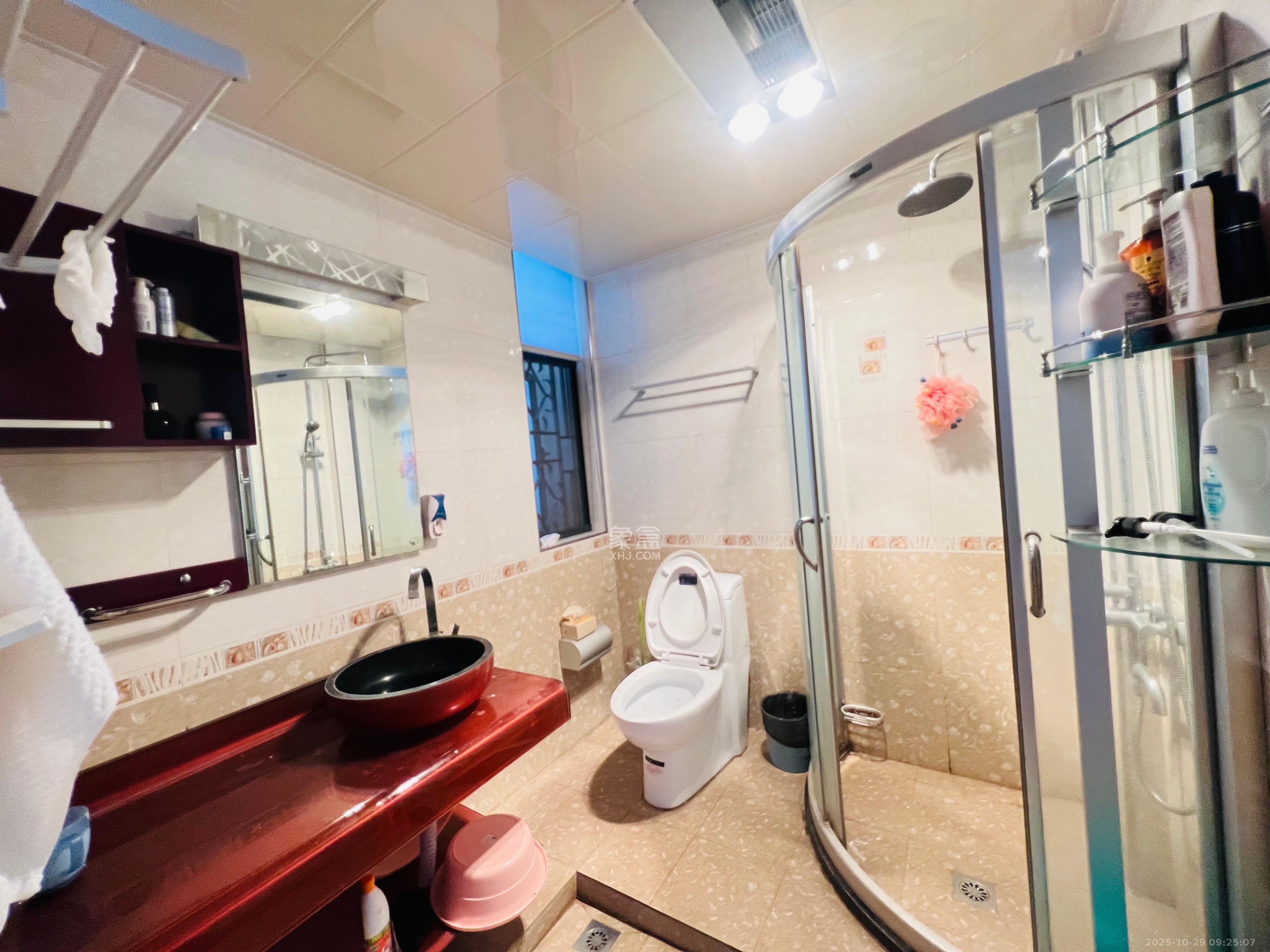 西子花苑  3室2厅2卫    3000.0元/月室内图