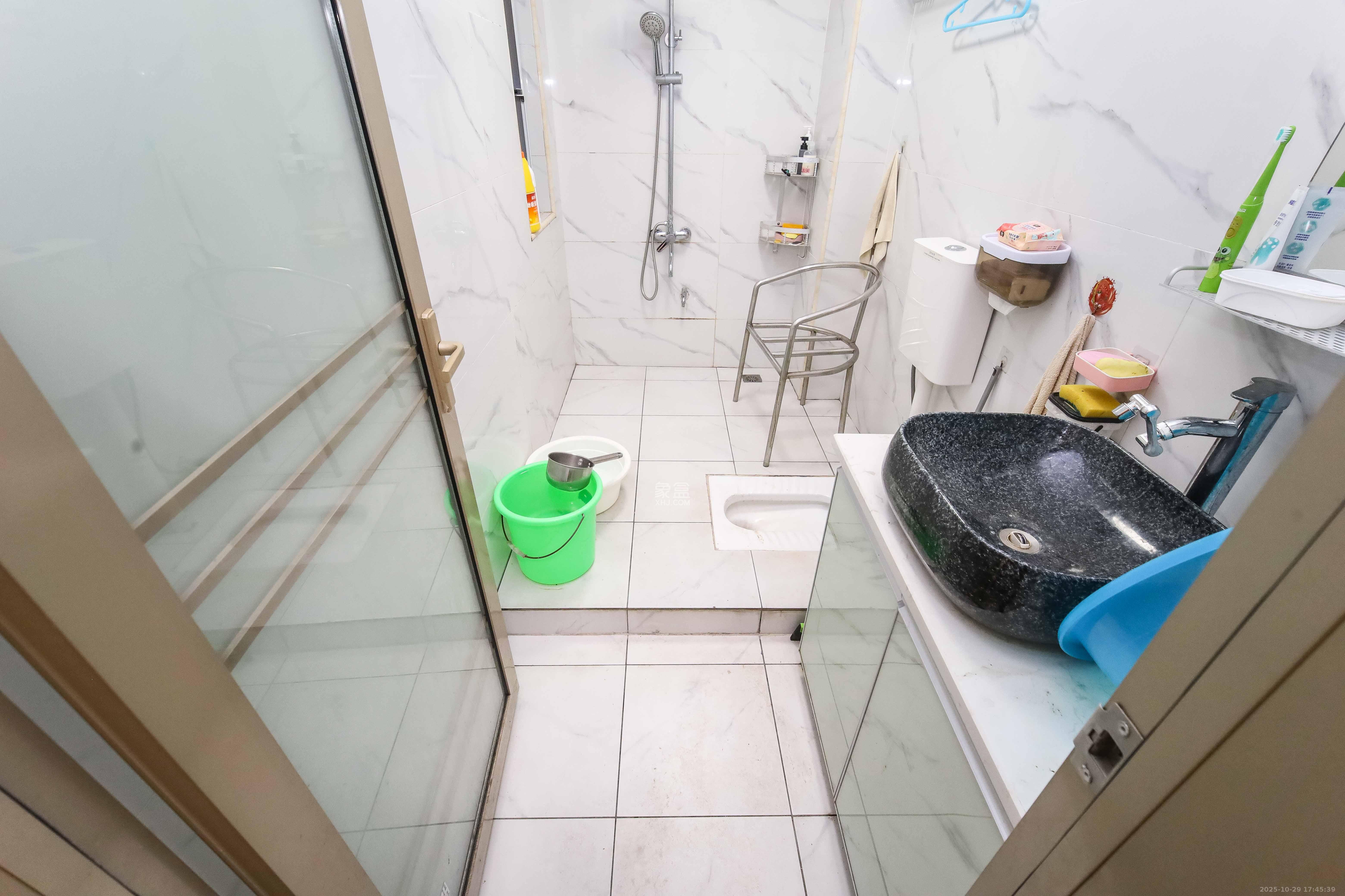 金地格林公馆  3室2厅2卫    110.0万 金地格林公馆  3室2厅2卫    110.0万卫生间