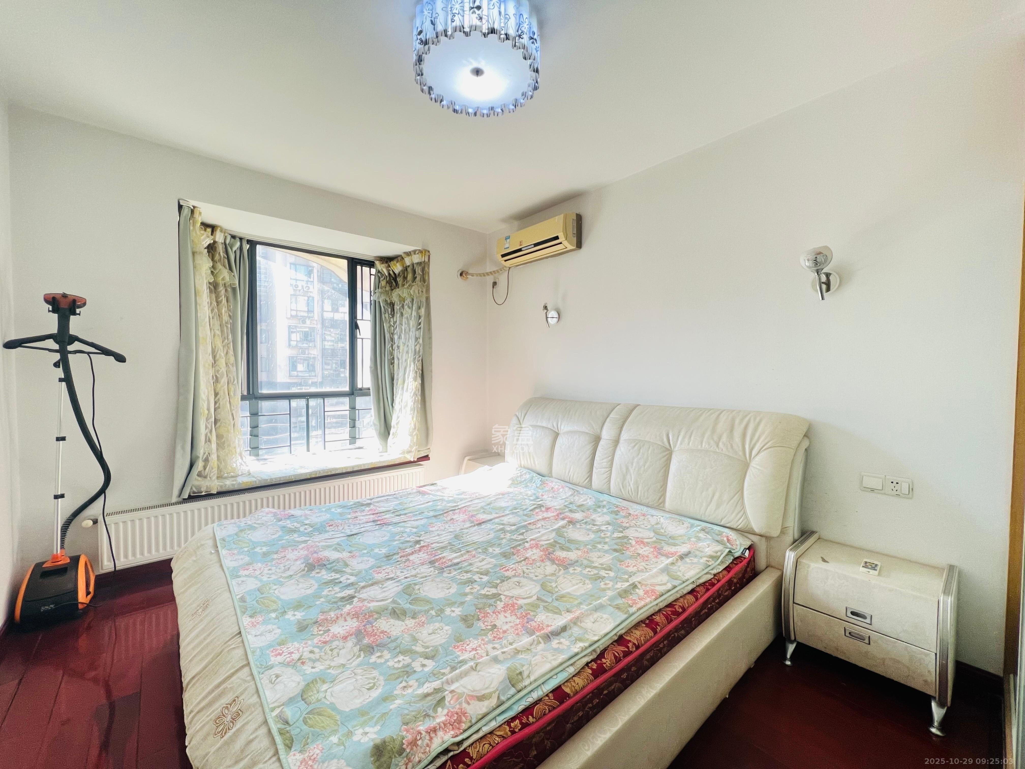 西子花苑  3室2厅2卫    3000.0元/月室内图