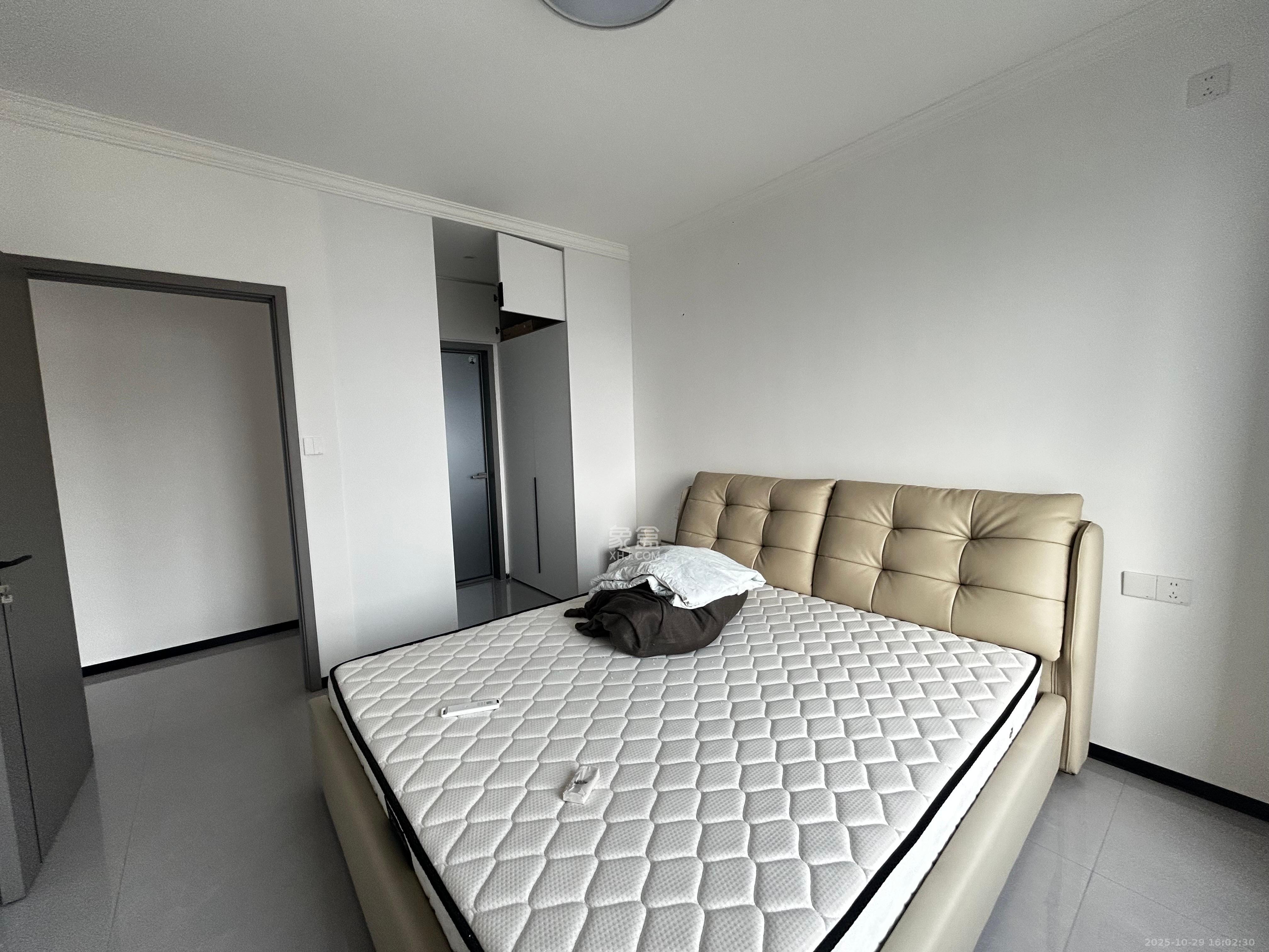 汉唐世家一期  3室2厅2卫    2600.0元/月 汉唐世家一期  3室2厅2卫    2600.0元/月室内图