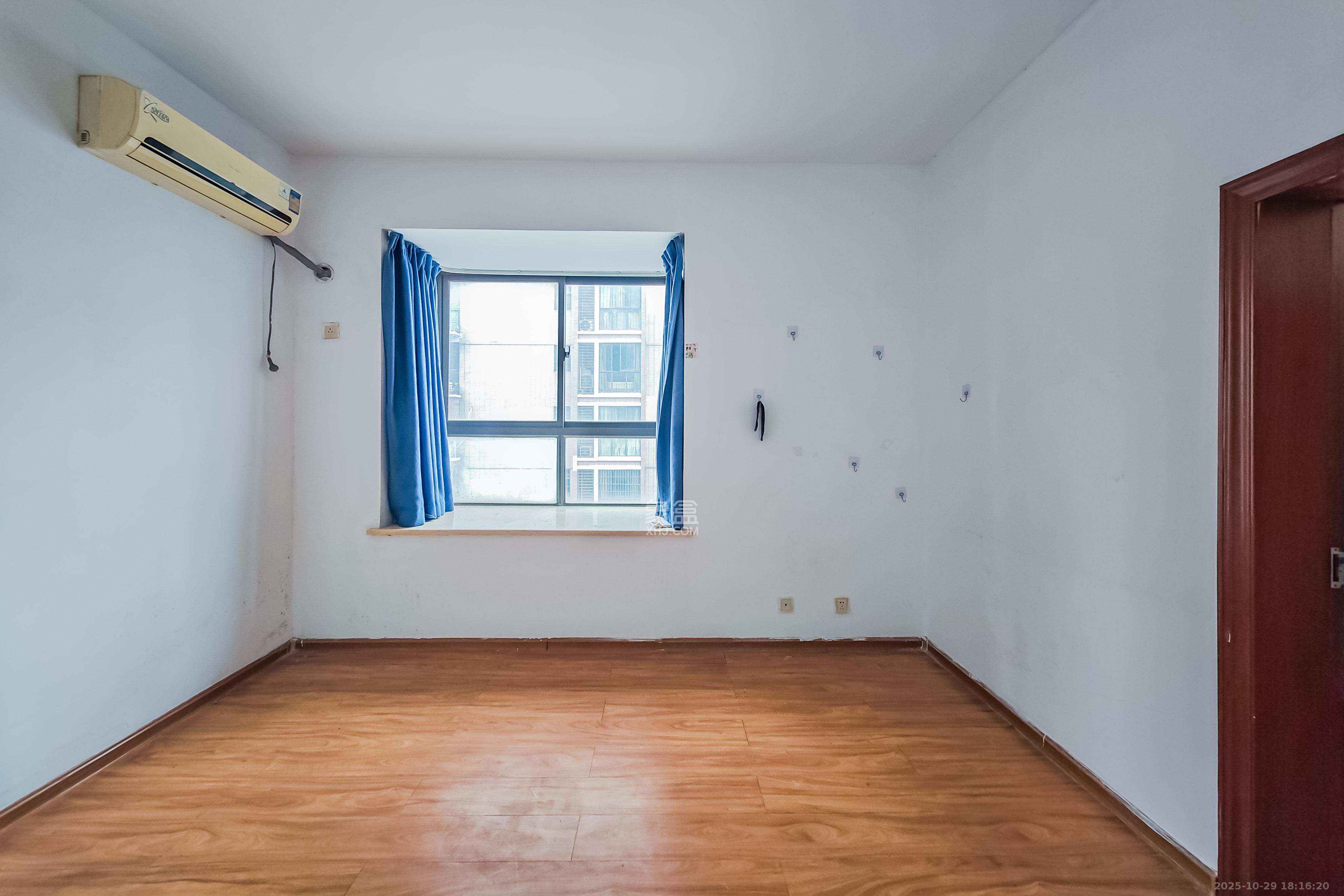 万树丹堤  2室1厅1卫    66.0万卧室