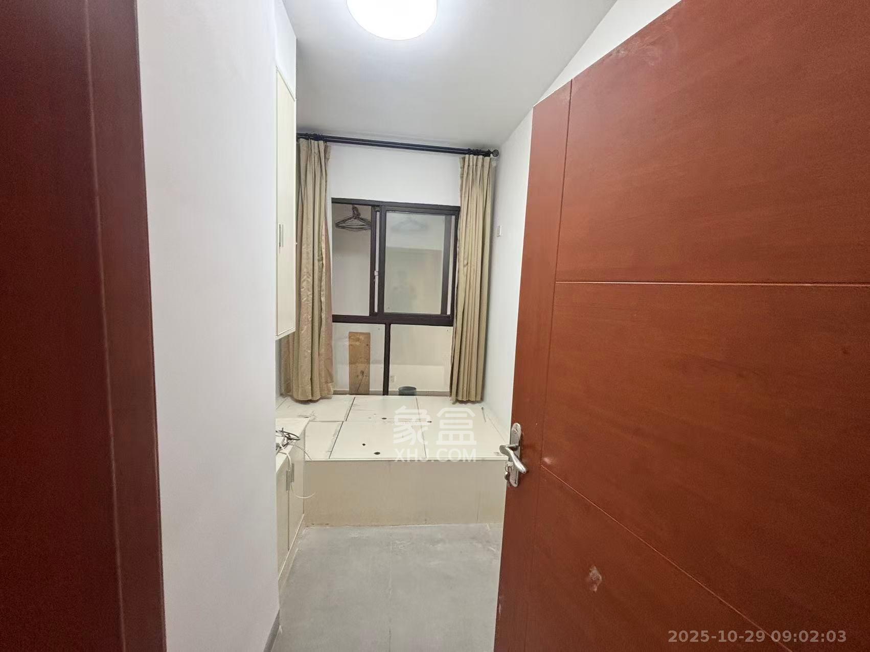 卓越蔚蓝城邦  3室2厅1卫    2000.0元/月 卓越蔚蓝城邦  3室2厅1卫    2000.0元/月室内图