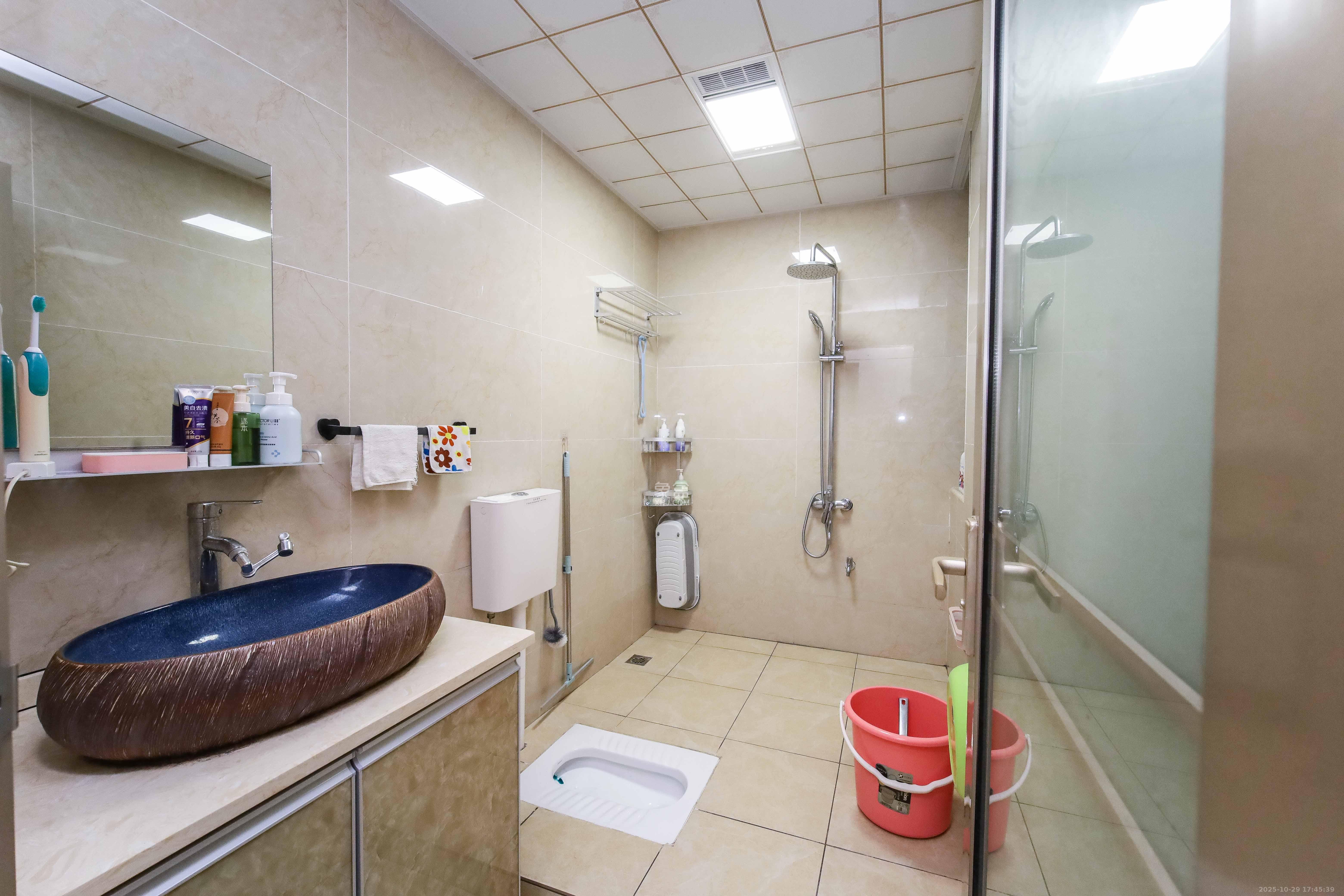 金地格林公馆  3室2厅2卫    110.0万 金地格林公馆  3室2厅2卫    110.0万卫生间