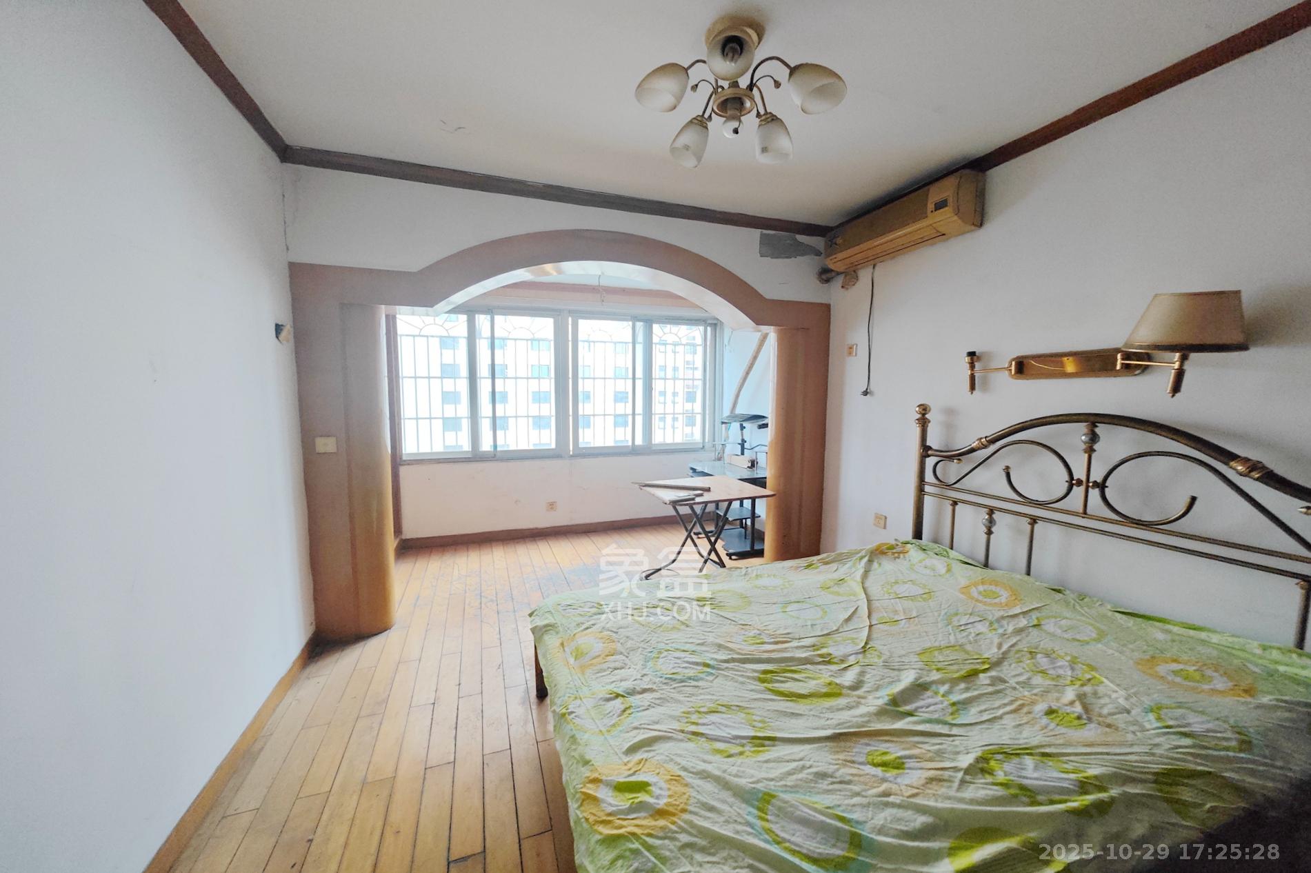 四达花苑 2室1厅1卫 39.8万 四达花苑 2室1厅1卫 39.8万卧室