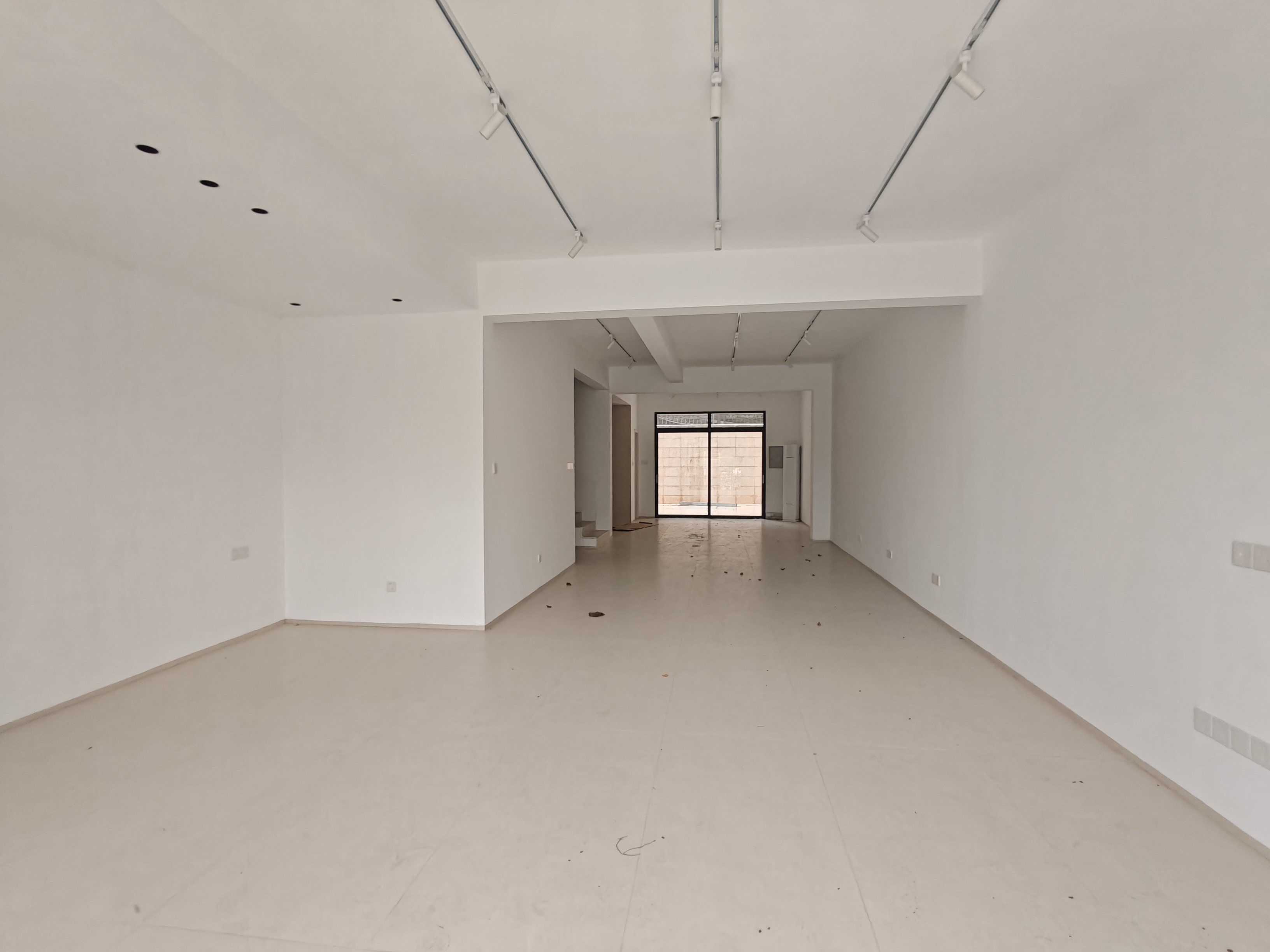 中海锦城  3室3厅3卫    13500.0元/月室内图