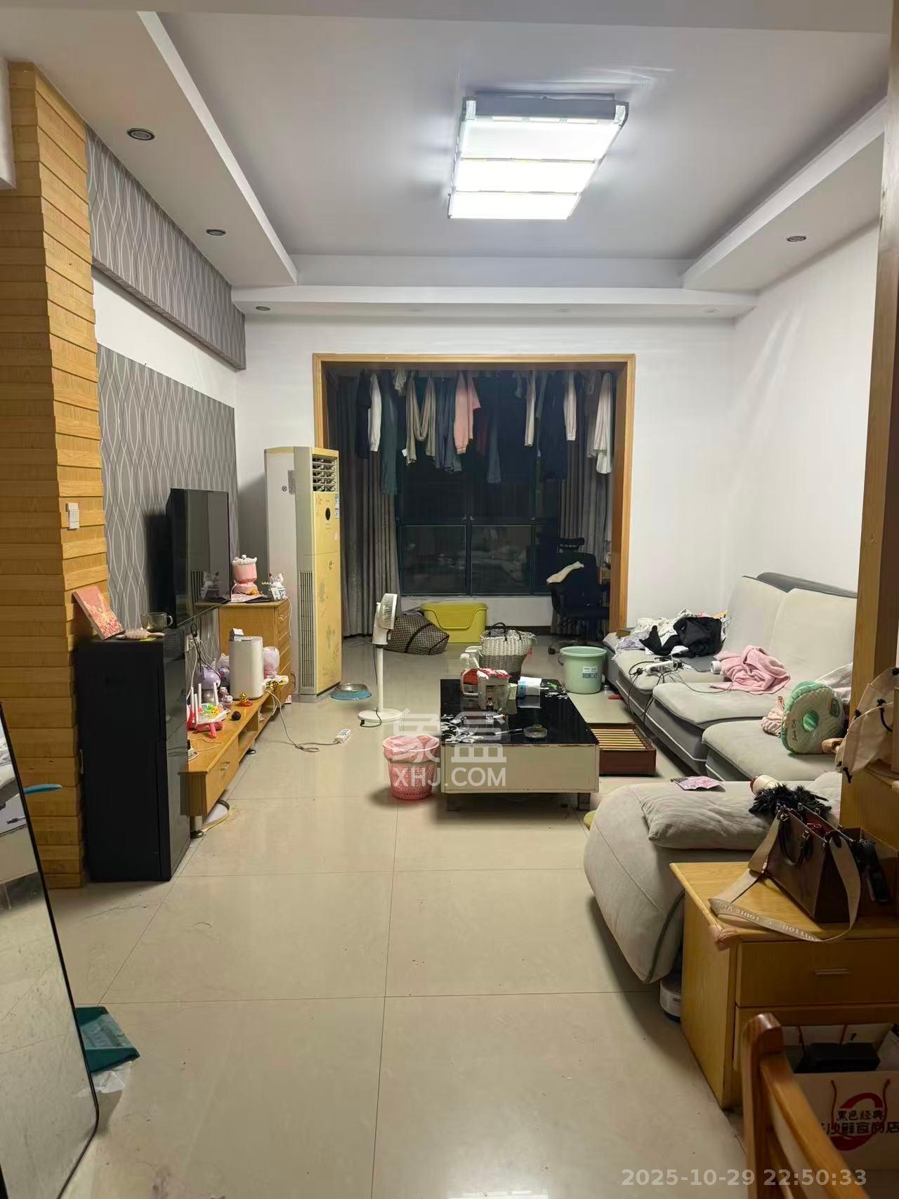 东玺门  2室1厅1卫    2300.0元/月