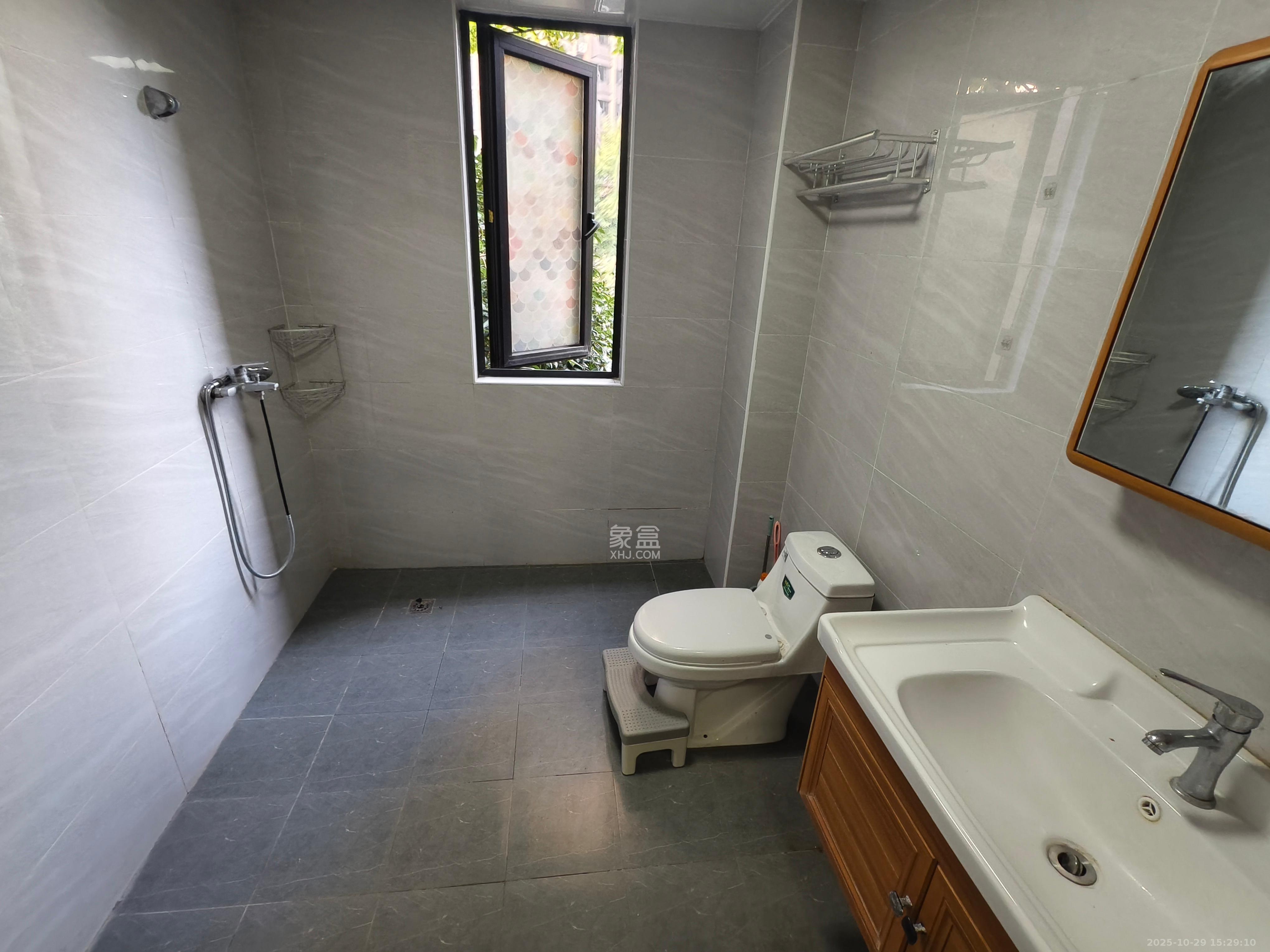 勤诚达境界城  3室2厅2卫    2000.0元/月 勤诚达境界城  3室2厅2卫    2000.0元/月室内图