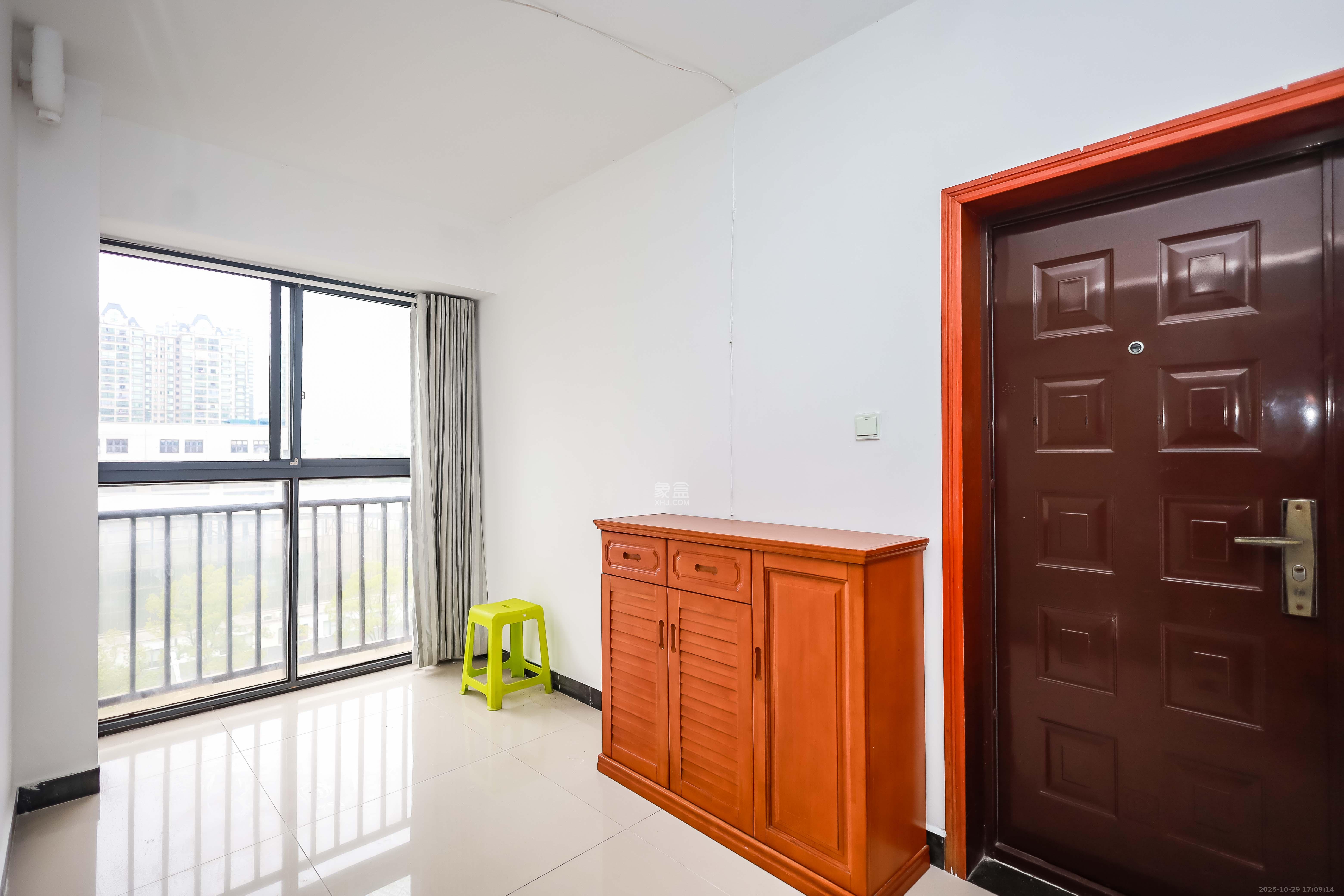 卓越蔚蓝海岸一期  3室2厅2卫    150.0万其他