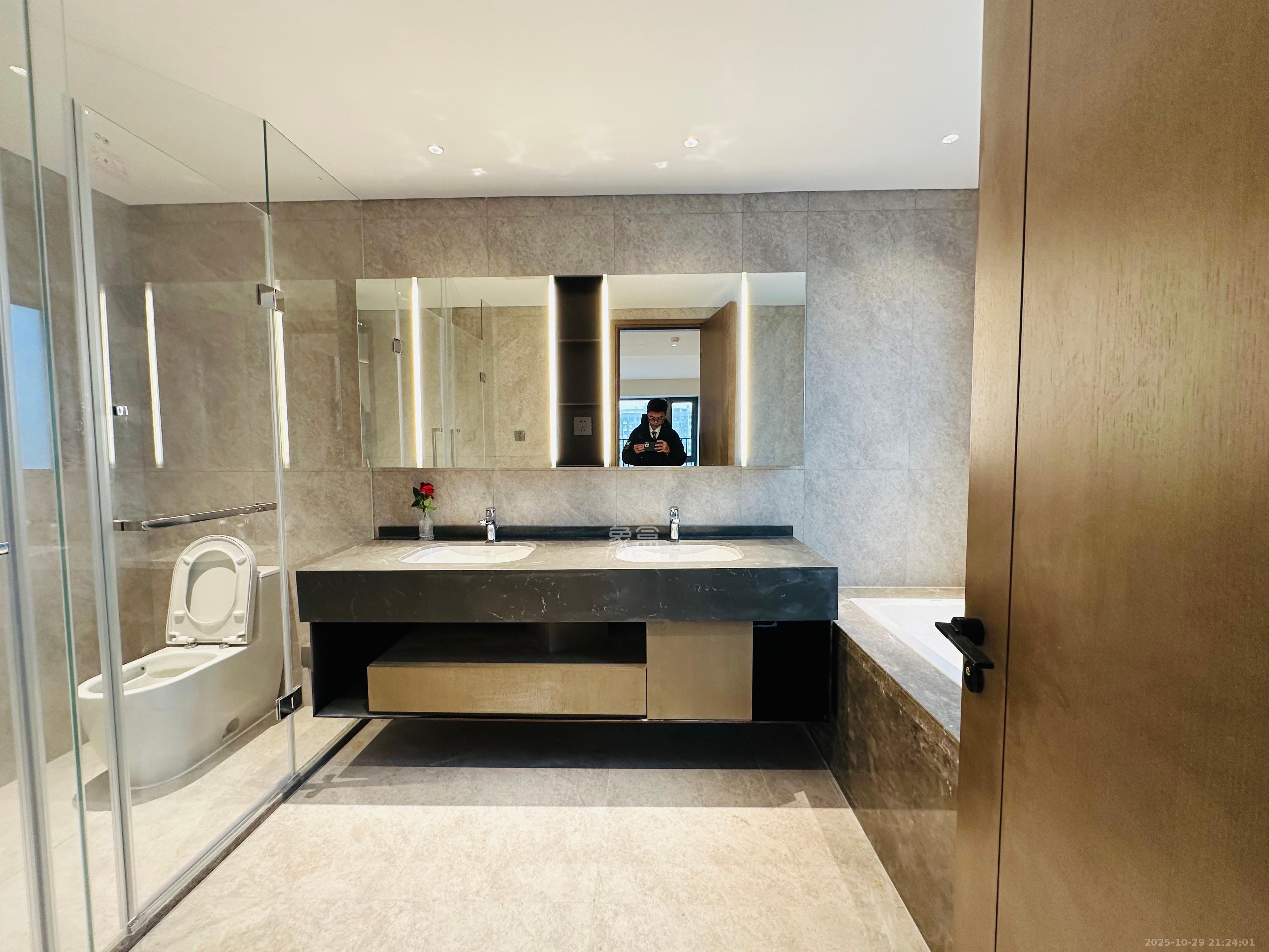 长沙悦府（华润万象城）  4室2厅1卫    14000.0元/月室内图