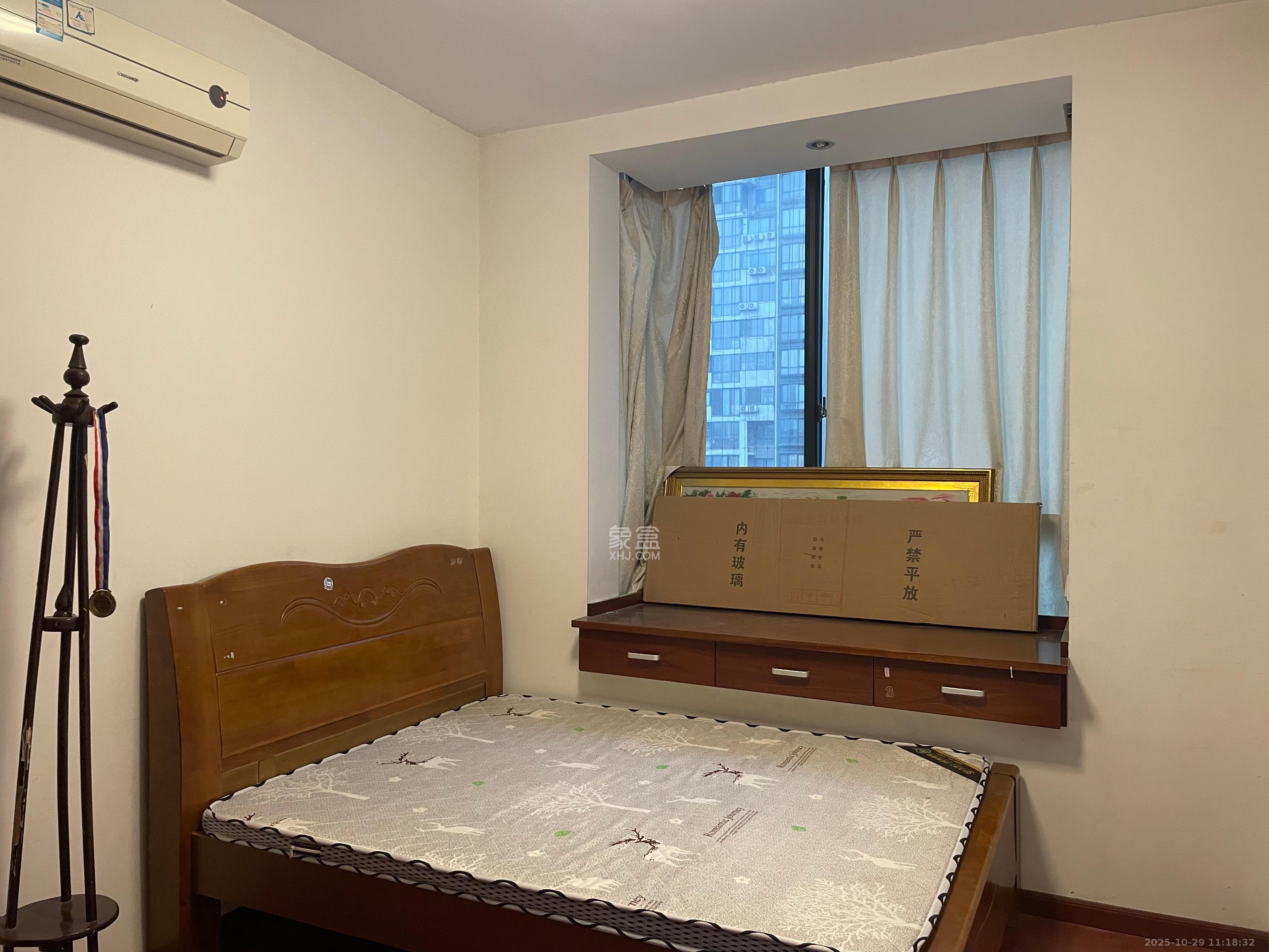 湘江世纪城咏江苑  3室2厅2卫    2800.0元/月室内图