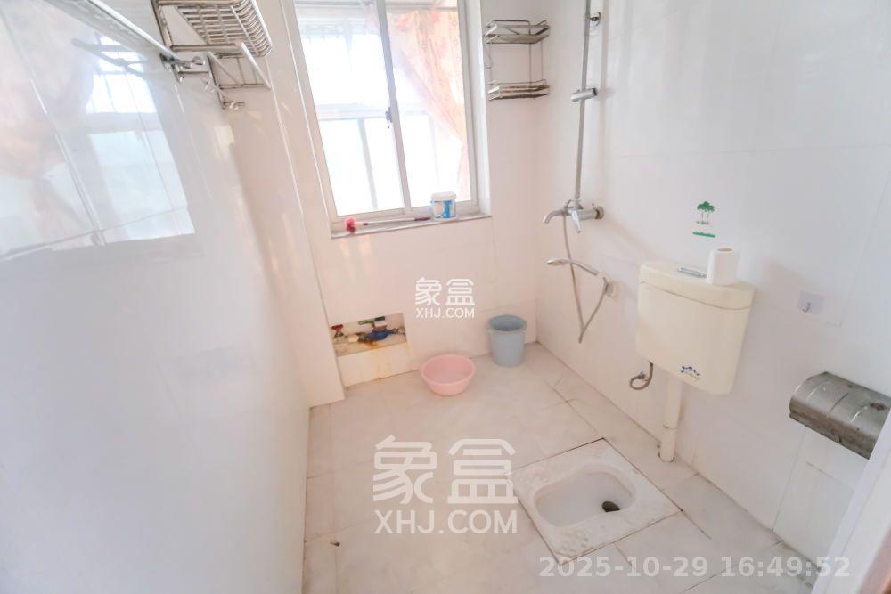 四季星城  3室2厅2卫    1700.0元/月室内图