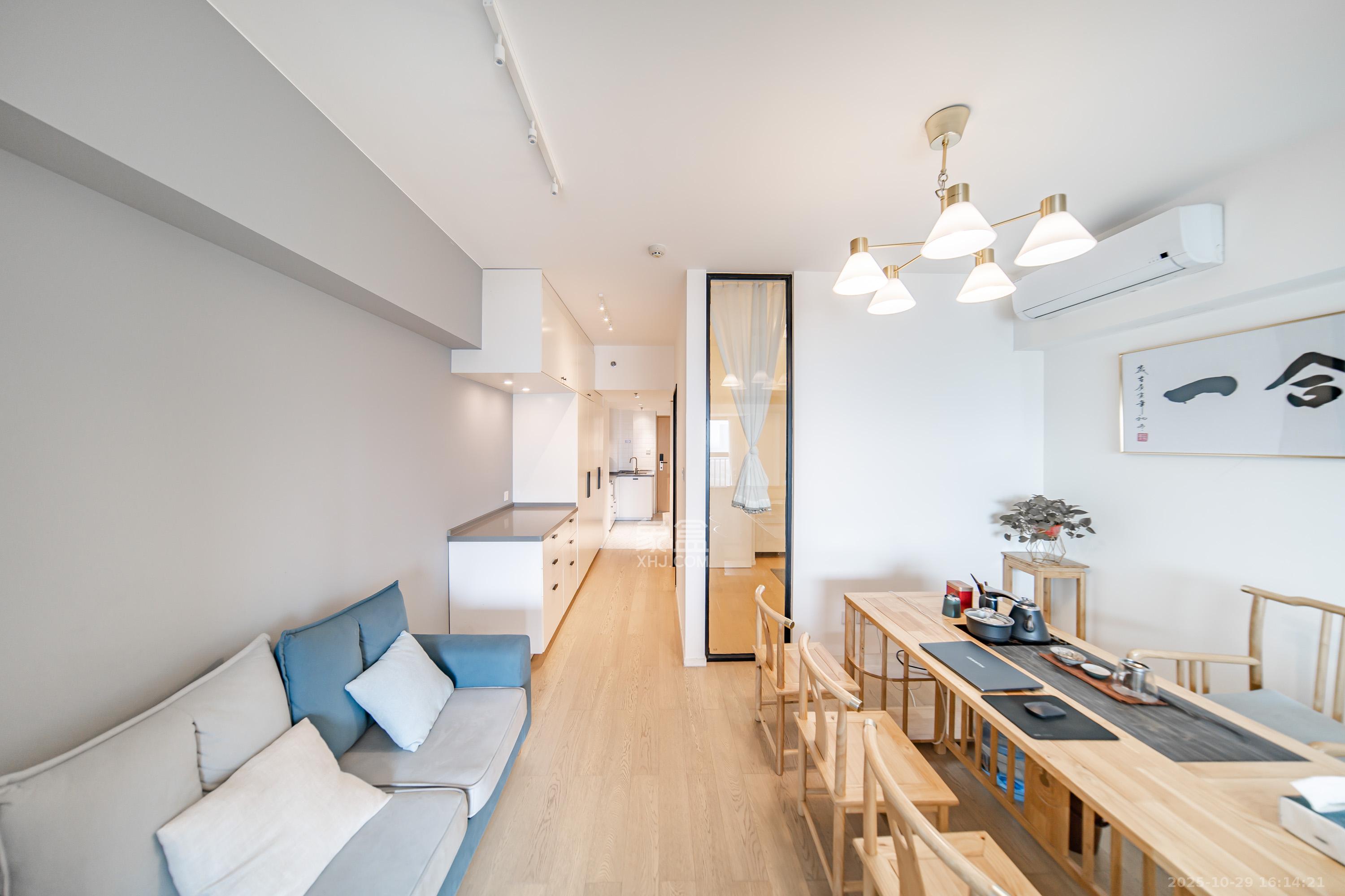 荟聚之光  2室1厅1卫    65.0万 荟聚之光  2室1厅1卫    65.0万客厅