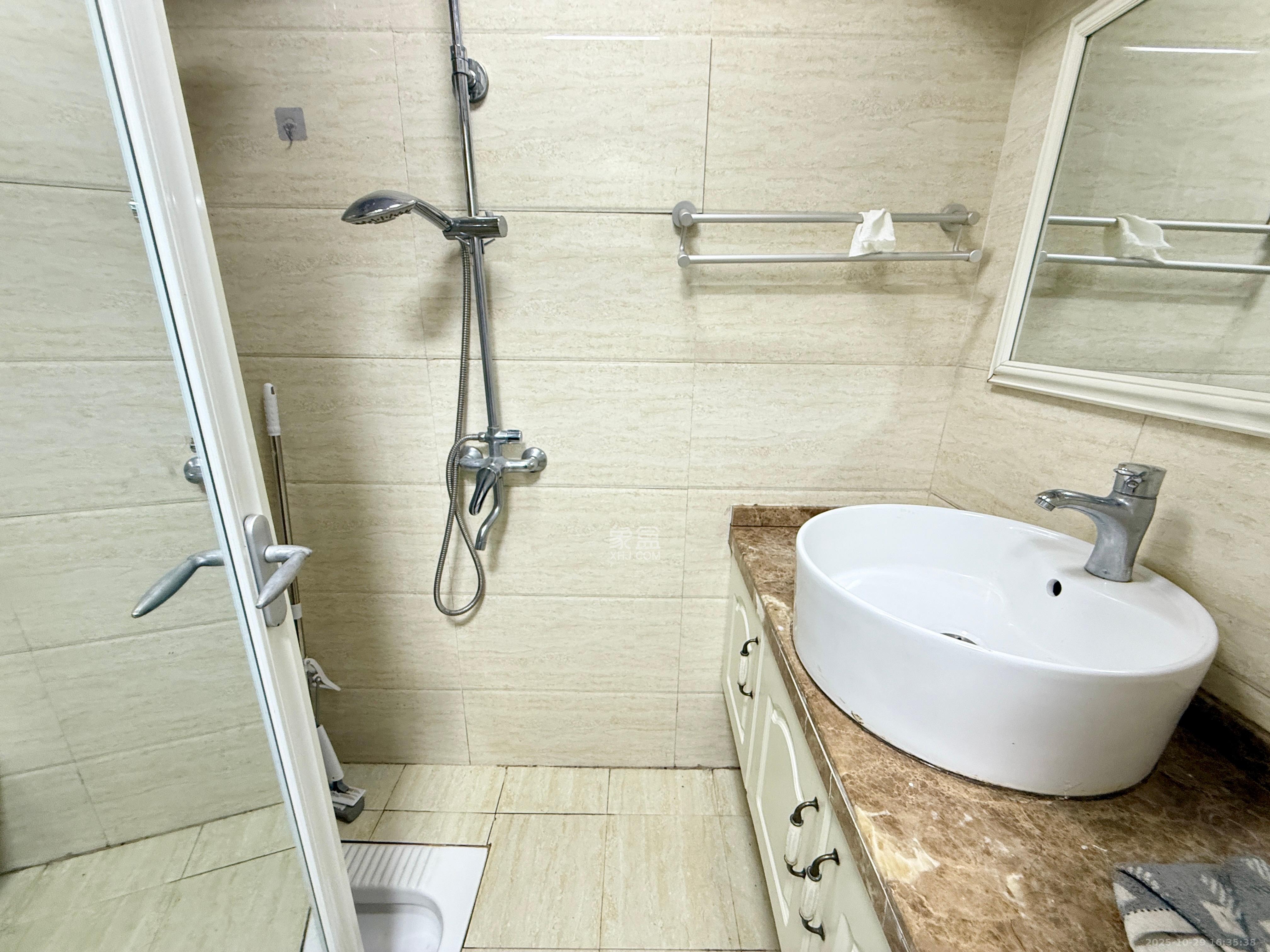 世纪云中心  1室1厅1卫    1400.0元/月