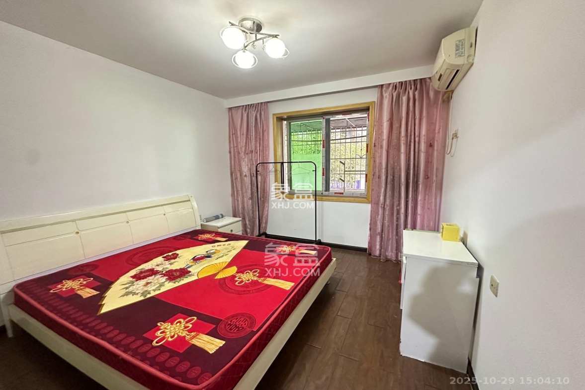 中南汽车世界 2室2厅1卫 1100.0元/月 中南汽车世界 2室2厅1卫 1100.0元/月室内图