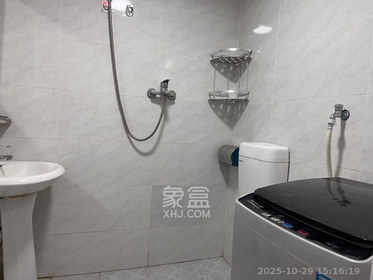 省气象局宿舍  1室1厅1卫    1100.0元/月