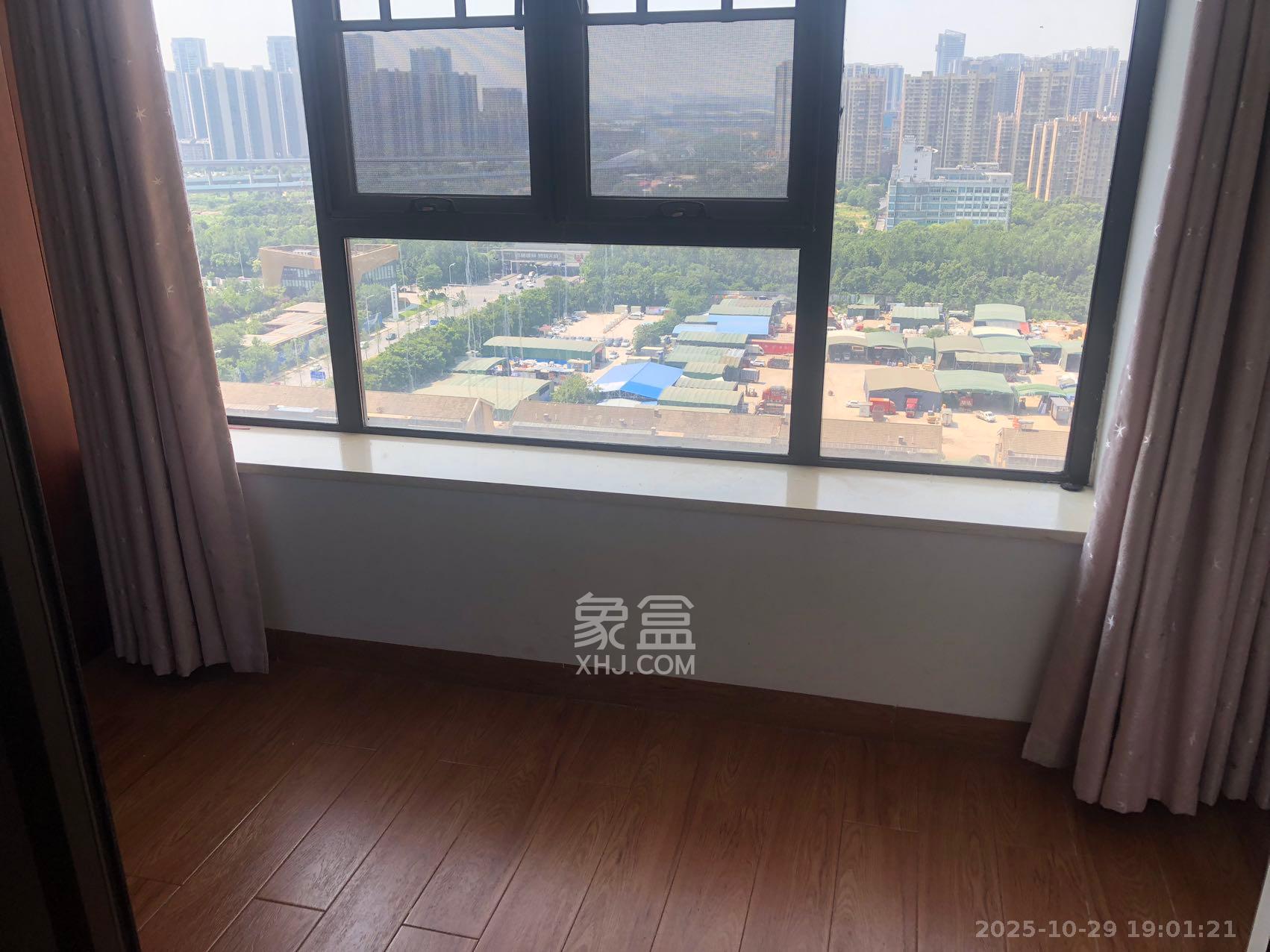 阳光城尚东湾青云苑 3室2厅1卫 2600.0元/月 阳光城尚东湾青云苑 3室2厅1卫 2600.0元/月室内图