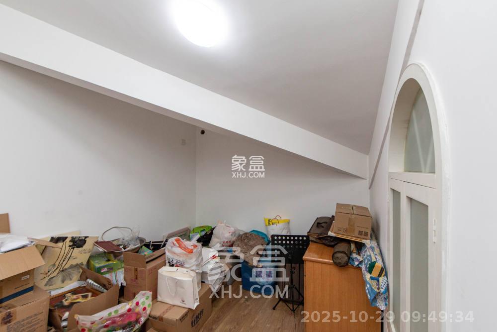 中城丽景香山园  5室2厅2卫    6000.0元/月室内图