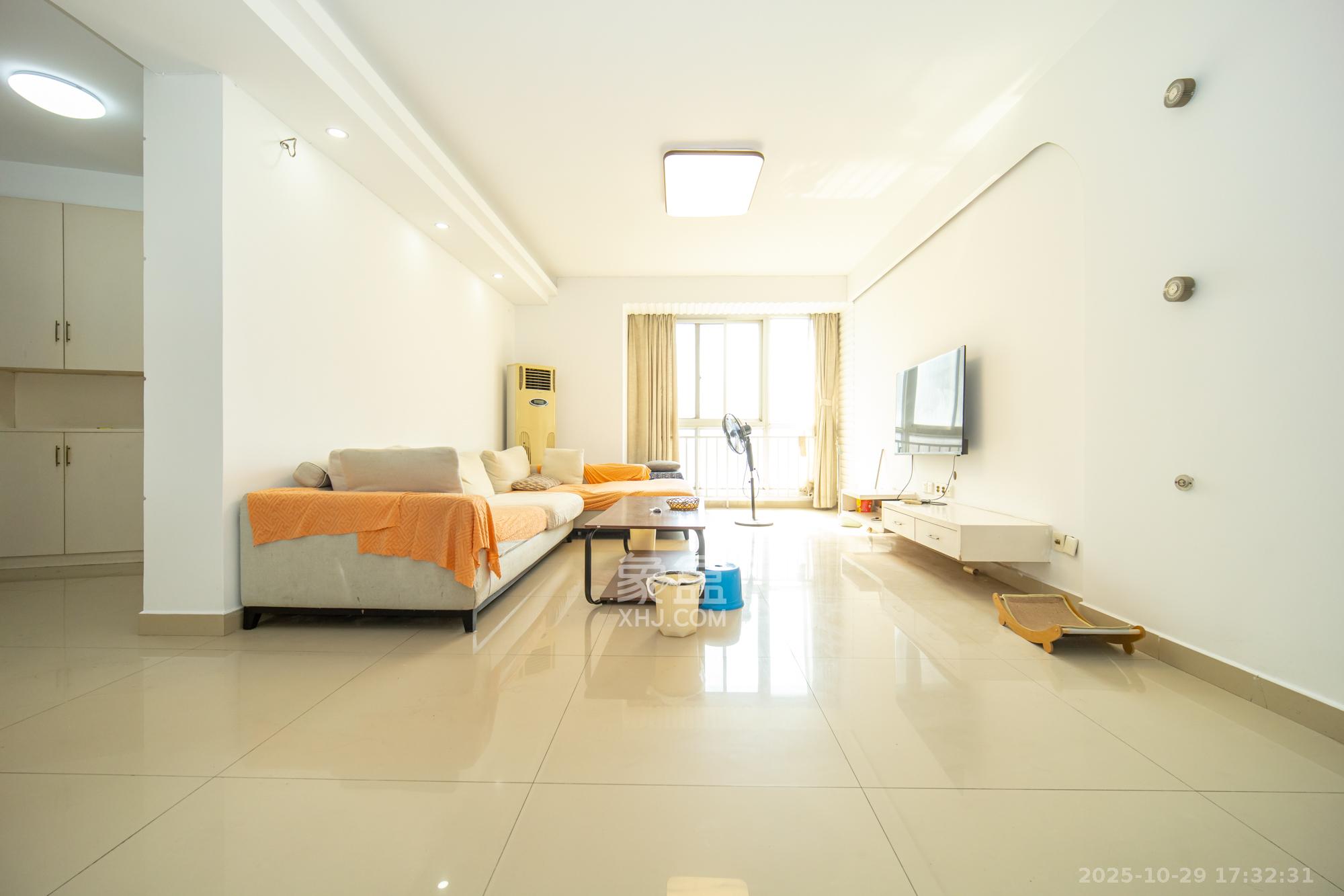 筑梦园 3室2厅2卫 75.0万 筑梦园 3室2厅2卫 75.0万客厅