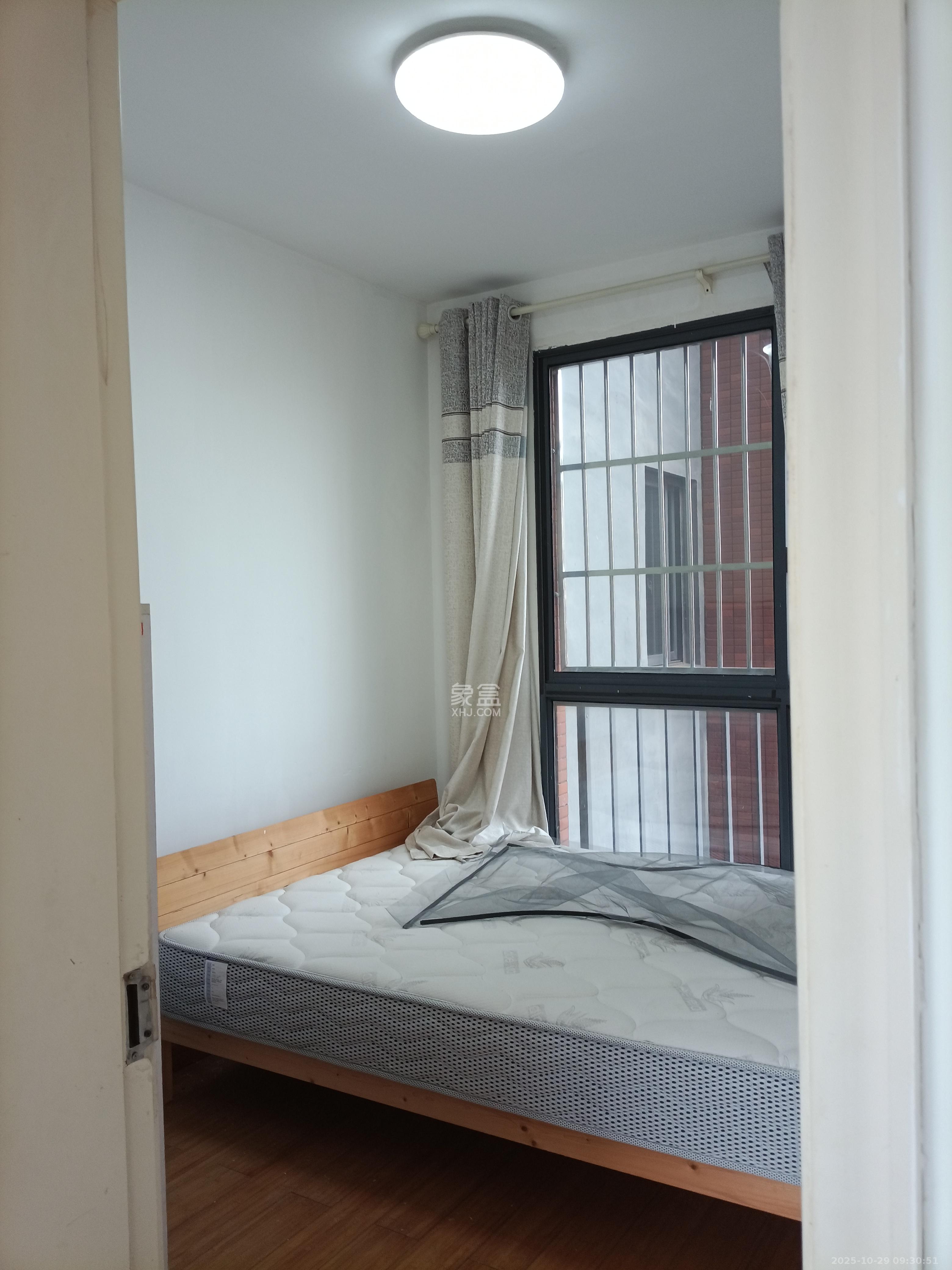 华润凤凰城二期  3室2厅1卫    1700.0元/月 华润凤凰城二期  3室2厅1卫    1700.0元/月室内图